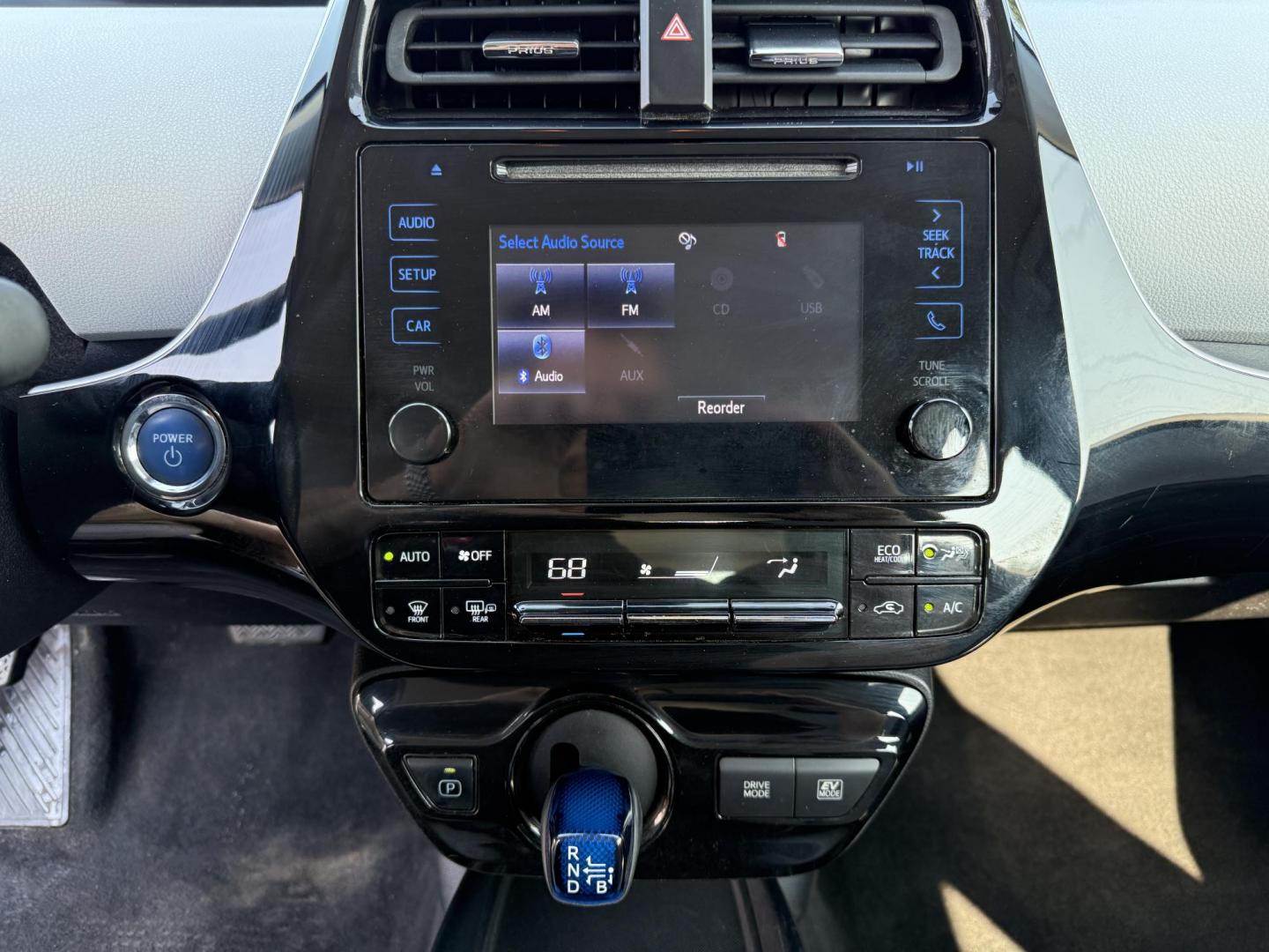 2019 Green /White Toyota Prius LE (JTDKARFU6K3) with an 1.8L I4 DOHC 16V HYBRID engine, Automatic transmission, located at 11115 Chardon Rd. , Chardon, OH, 44024, (440) 214-9705, 41.580246, -81.241943 - This One Owner 2019 Toyota Prius LE offers an impressive 50 MPG combined fuel efficiency and comes well-equipped with features such as full exterior LED lighting, adaptive cruise control, lane keep assist, front and rear parking sensors, forward collision warning, and blind spot monitoring for enhan - Photo#23