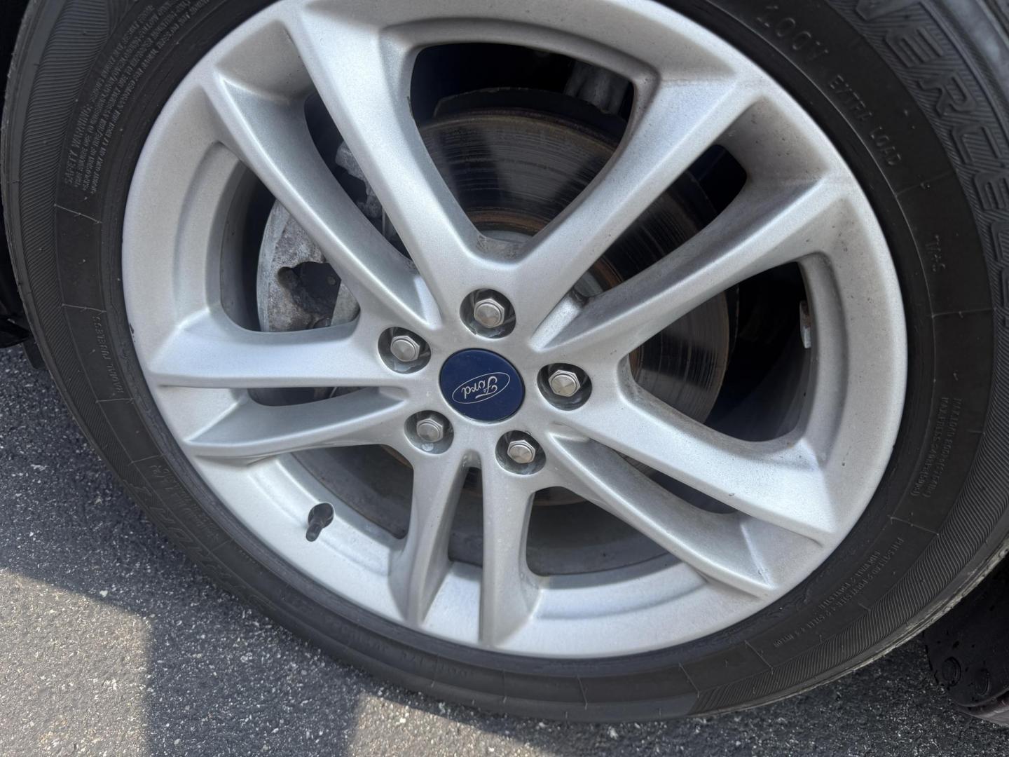 2018 Burgundy /Black Ford Fusion SE (3FA6P0HD7JR) with an 1.5L I4 DOHC 16V Turbo engine, 6A transmission, located at 11115 Chardon Rd. , Chardon, OH, 44024, (440) 214-9705, 41.580246, -81.241943 - This One Owner 2018 Ford Fusion SE FWD is powered by a 1.5L turbocharged EcoBoost I4 engine paired with a 6-speed automatic transmission, delivering up to 34 MPG on the highway. It features an 8.0-inch center touchscreen with Apple CarPlay and Android Auto, dual zone automatic climate control, power - Photo#13
