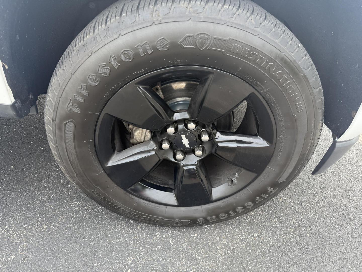 2016 White /Black Chevrolet Colorado LT Crew Cab 4WD Short Box (1GCGTCE36G1) with an 3.6L V6 DOHC 24V GAS engine, 6A transmission, located at 11115 Chardon Rd. , Chardon, OH, 44024, (440) 214-9705, 41.580246, -81.241943 - Photo#4
