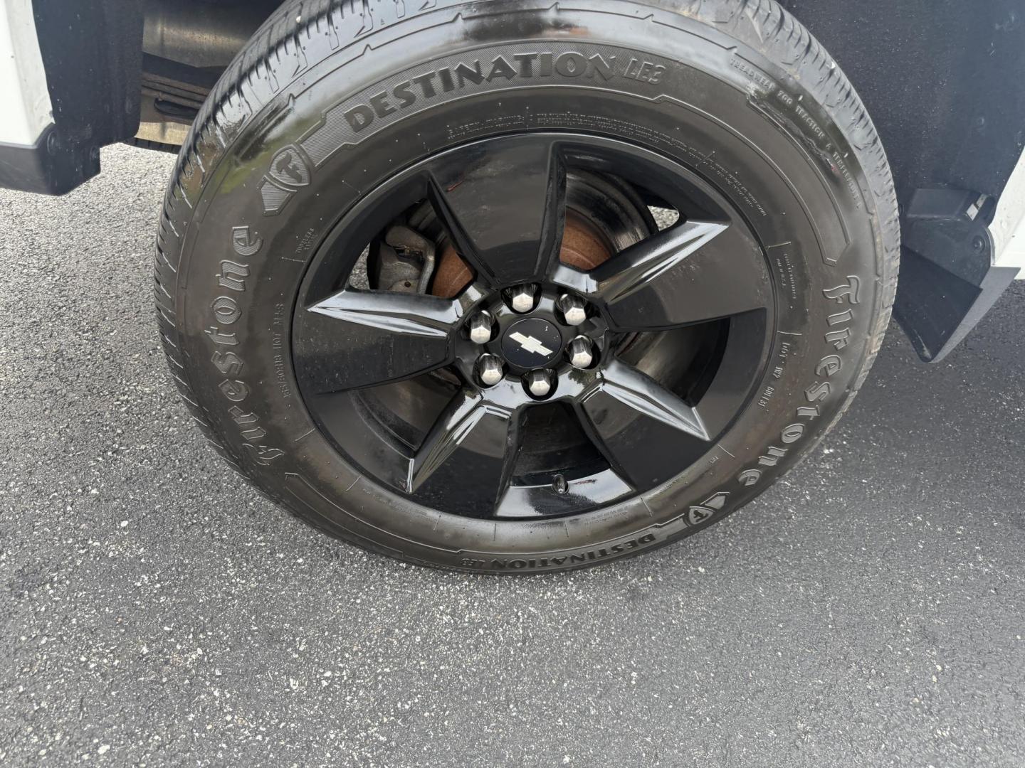 2016 White /Black Chevrolet Colorado LT Crew Cab 4WD Short Box (1GCGTCE36G1) with an 3.6L V6 DOHC 24V GAS engine, 6A transmission, located at 11115 Chardon Rd. , Chardon, OH, 44024, (440) 214-9705, 41.580246, -81.241943 - Photo#6