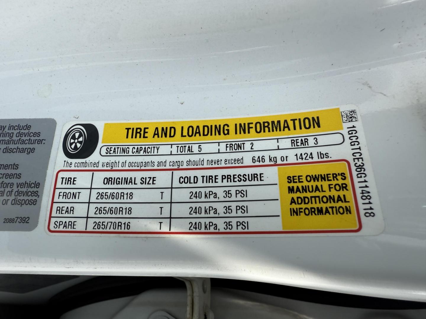 2016 White /Black Chevrolet Colorado LT Crew Cab 4WD Short Box (1GCGTCE36G1) with an 3.6L V6 DOHC 24V GAS engine, 6A transmission, located at 11115 Chardon Rd. , Chardon, OH, 44024, (440) 214-9705, 41.580246, -81.241943 - Photo#23