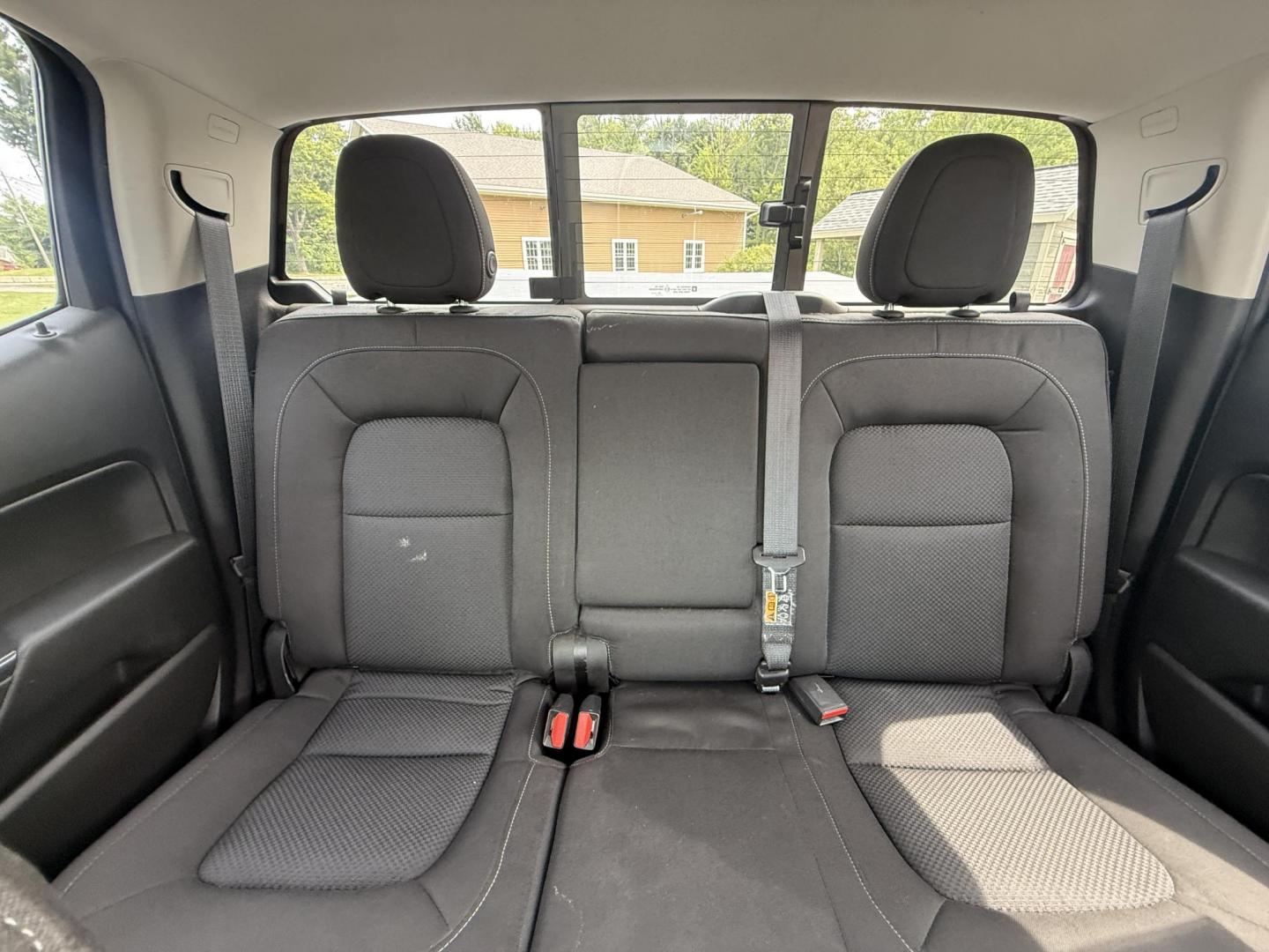 2016 White /Black Chevrolet Colorado LT Crew Cab 4WD Short Box (1GCGTCE36G1) with an 3.6L V6 DOHC 24V GAS engine, 6A transmission, located at 11115 Chardon Rd. , Chardon, OH, 44024, (440) 214-9705, 41.580246, -81.241943 - Photo#31