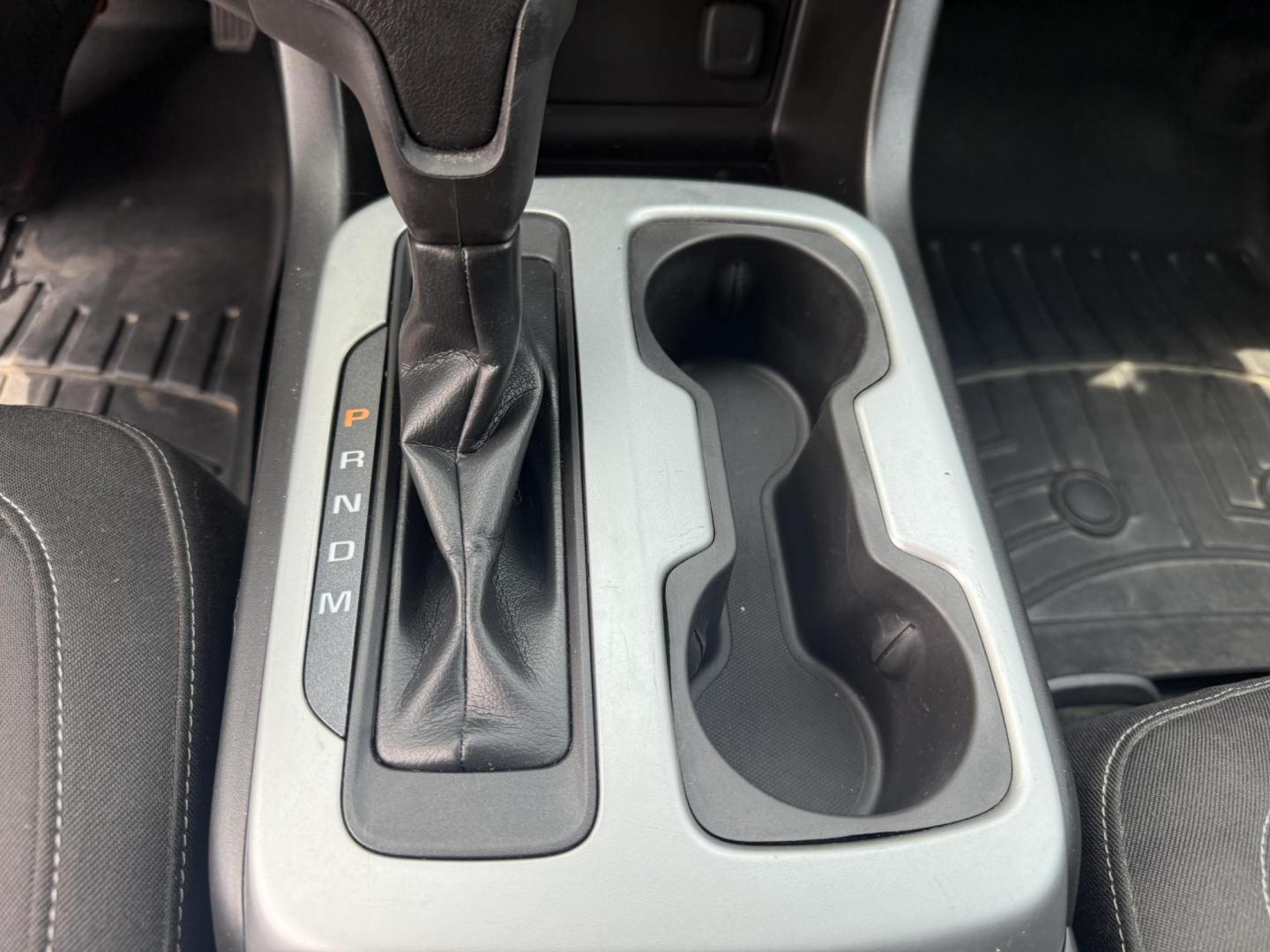2016 White /Black Chevrolet Colorado LT Crew Cab 4WD Short Box (1GCGTCE36G1) with an 3.6L V6 DOHC 24V GAS engine, 6A transmission, located at 11115 Chardon Rd. , Chardon, OH, 44024, (440) 214-9705, 41.580246, -81.241943 - Photo#30