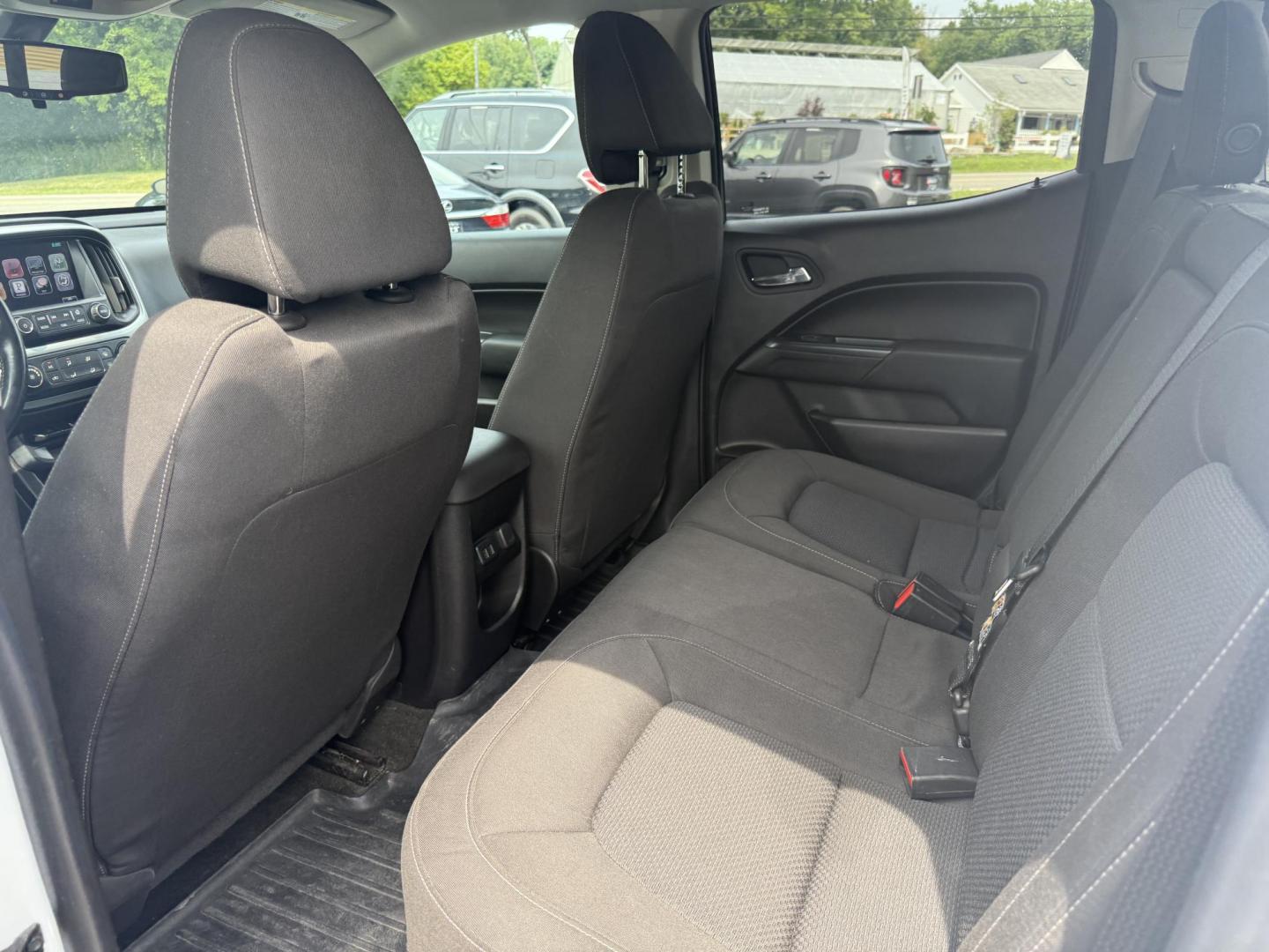 2016 White /Black Chevrolet Colorado LT Crew Cab 4WD Short Box (1GCGTCE36G1) with an 3.6L V6 DOHC 24V GAS engine, 6A transmission, located at 11115 Chardon Rd. , Chardon, OH, 44024, (440) 214-9705, 41.580246, -81.241943 - Photo#32