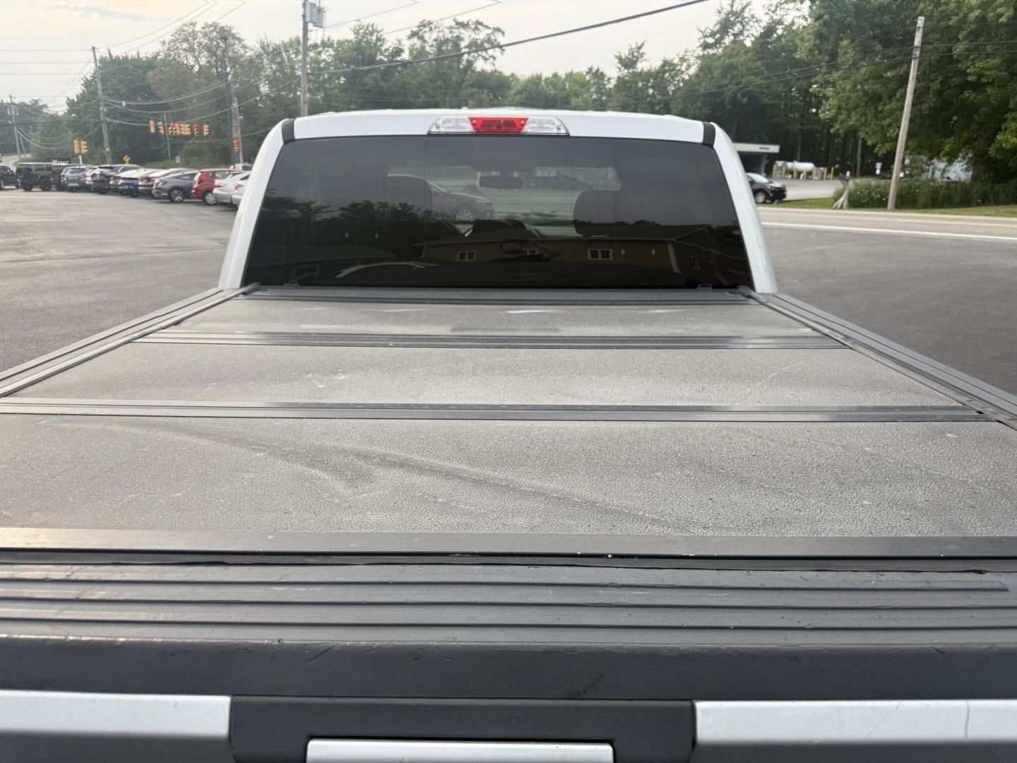2018 Silver /Black Ford F-150 XLT SuperCrew 5.5-ft. Bed 4WD (1FTEW1EP0JK) with an 2.7L V6 DOHC 24V TWIN TURBO engine, 10 Speed Auto transmission, located at 547 E. Main St., Orwell, OH, 44076, (440) 437-5893, 41.535435, -80.847855 - This One Owner 2018 Ford F-150 is from Florida and it really shows underneath. Powered by Ford's incredible 2.7 Twin Turbo EcoBoost V6 engine and a 10 speed automatic transmission this truck will tow up to 7,600 pounds while achieving a respectable fuel economy of 24 MPG highway. On the inside you g - Photo#10