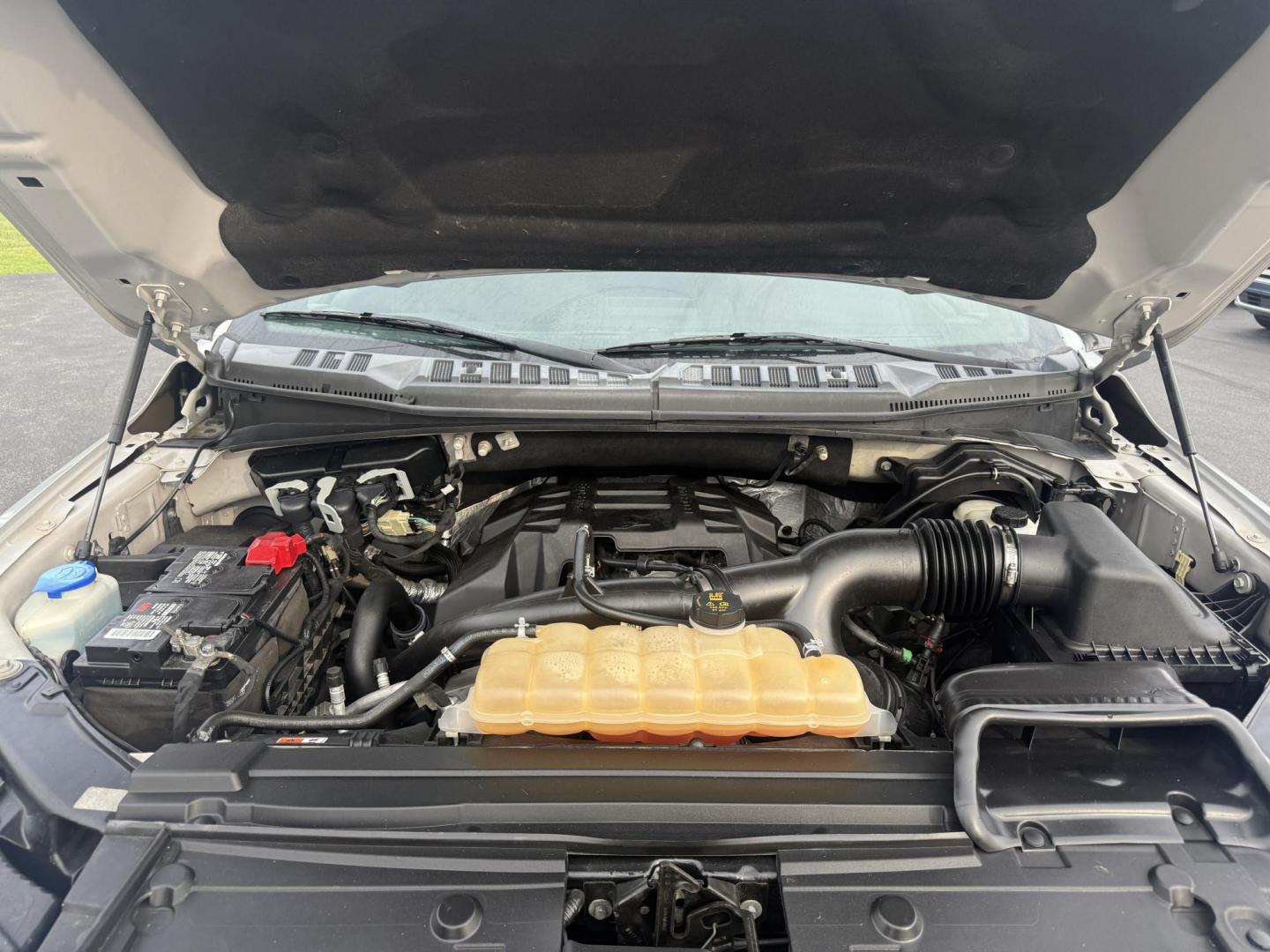 2018 Silver /Black Ford F-150 XLT SuperCrew 5.5-ft. Bed 4WD (1FTEW1EP0JK) with an 2.7L V6 DOHC 24V TWIN TURBO engine, 10 Speed Auto transmission, located at 547 E. Main St., Orwell, OH, 44076, (440) 437-5893, 41.535435, -80.847855 - This One Owner 2018 Ford F-150 is from Florida and it really shows underneath. Powered by Ford's incredible 2.7 Twin Turbo EcoBoost V6 engine and a 10 speed automatic transmission this truck will tow up to 7,600 pounds while achieving a respectable fuel economy of 24 MPG highway. On the inside you g - Photo#16