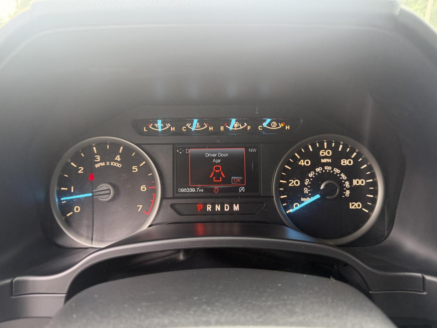 2018 Silver /Black Ford F-150 XLT SuperCrew 5.5-ft. Bed 4WD (1FTEW1EP0JK) with an 2.7L V6 DOHC 24V TWIN TURBO engine, 10 Speed Auto transmission, located at 547 E. Main St., Orwell, OH, 44076, (440) 437-5893, 41.535435, -80.847855 - This One Owner 2018 Ford F-150 is from Florida and it really shows underneath. Powered by Ford's incredible 2.7 Twin Turbo EcoBoost V6 engine and a 10 speed automatic transmission this truck will tow up to 7,600 pounds while achieving a respectable fuel economy of 24 MPG highway. On the inside you g - Photo#23