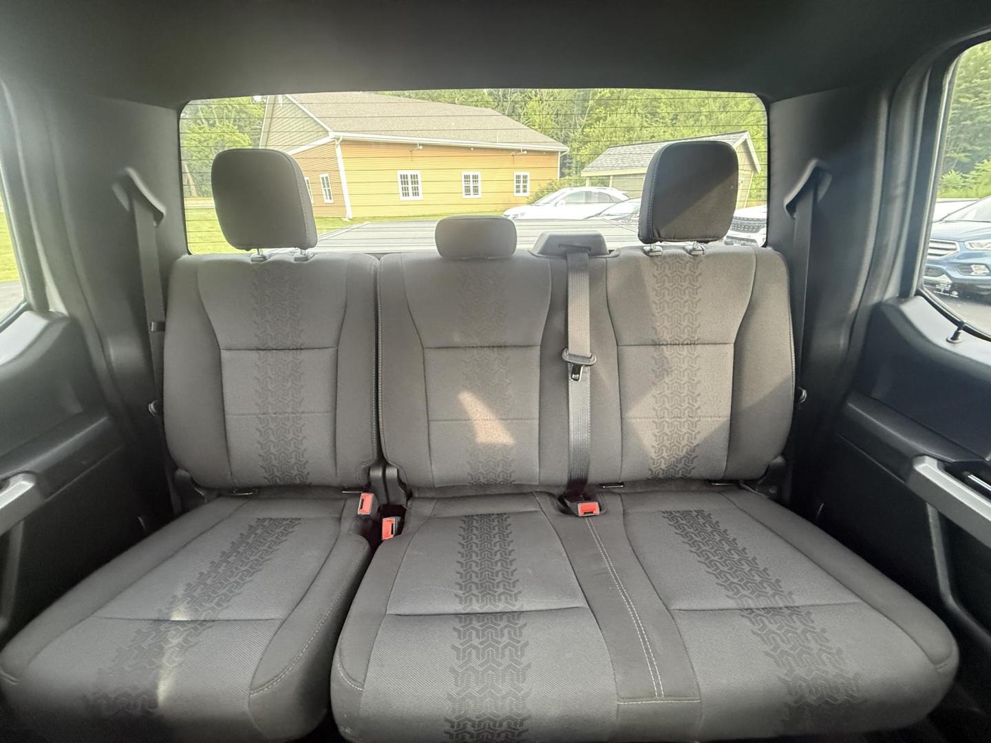 2018 Silver /Black Ford F-150 XLT SuperCrew 5.5-ft. Bed 4WD (1FTEW1EP0JK) with an 2.7L V6 DOHC 24V TWIN TURBO engine, 10 Speed Auto transmission, located at 547 E. Main St., Orwell, OH, 44076, (440) 437-5893, 41.535435, -80.847855 - This One Owner 2018 Ford F-150 is from Florida and it really shows underneath. Powered by Ford's incredible 2.7 Twin Turbo EcoBoost V6 engine and a 10 speed automatic transmission this truck will tow up to 7,600 pounds while achieving a respectable fuel economy of 24 MPG highway. On the inside you g - Photo#30