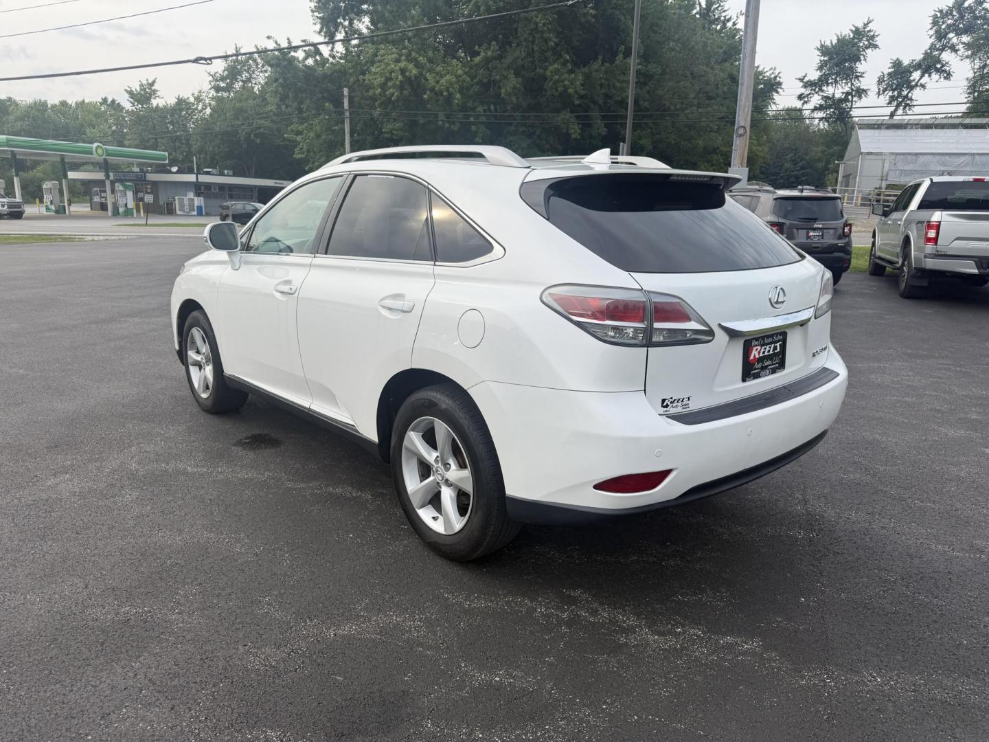 2015 White /Black Lexus RX 350 AWD (2T2BK1BA7FC) with an 3.5L V6 DOHC 24V engine, 6-Speed Automatic transmission, located at 11115 Chardon Rd. , Chardon, OH, 44024, (440) 214-9705, 41.580246, -81.241943 - This Lexus is a luxury SUV with Toyota reliability. Powered by Toyota's 3.5 V6 engine and a 6 speed automatic transmission this SUV offers butter smooth power delivery while not hurting at the pump. On the inside you'll find a leather wrapped interior with powered heated and cooled front seats, a pr - Photo#9
