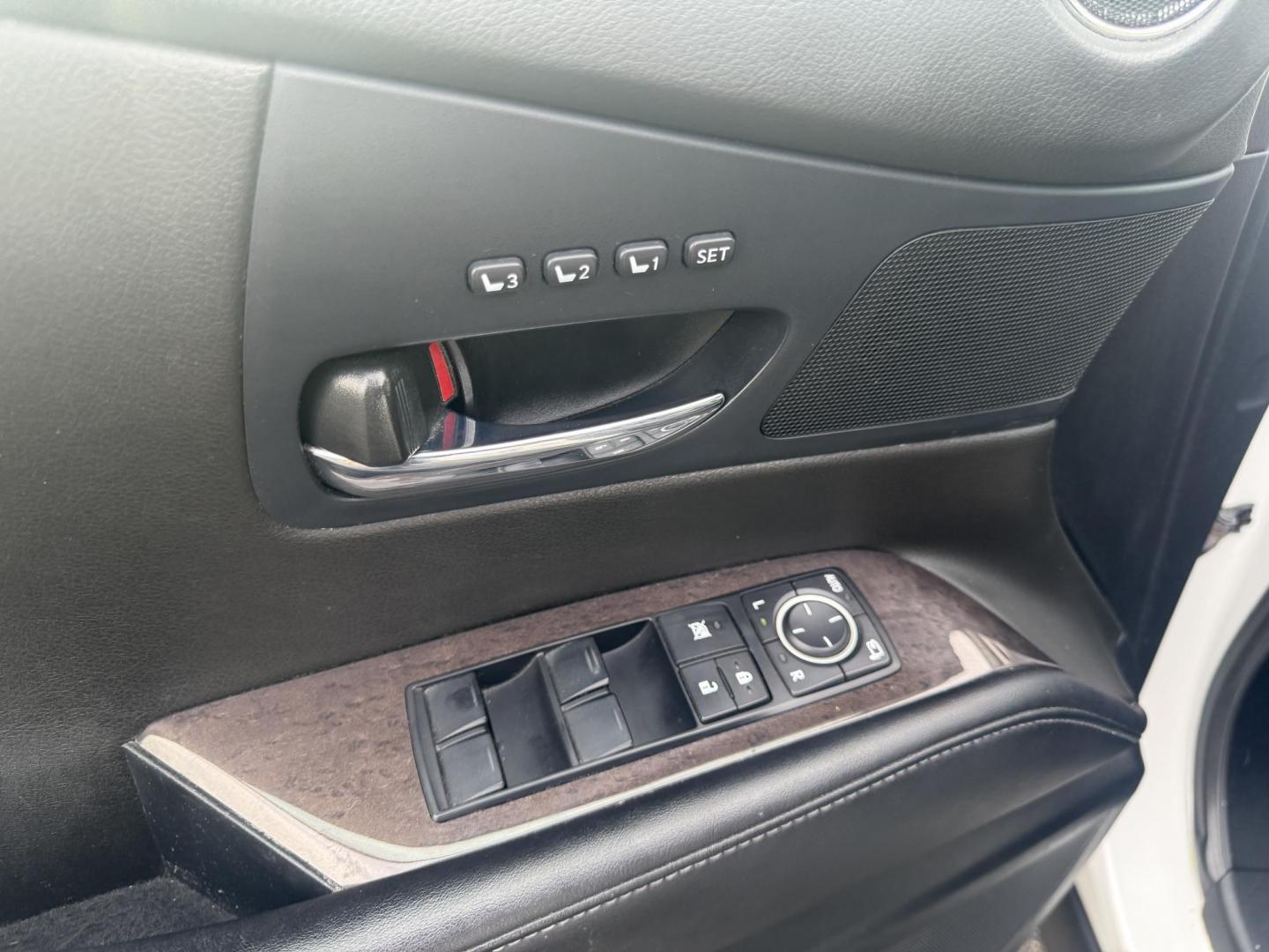 2015 White /Black Lexus RX 350 AWD (2T2BK1BA7FC) with an 3.5L V6 DOHC 24V engine, 6-Speed Automatic transmission, located at 11115 Chardon Rd. , Chardon, OH, 44024, (440) 214-9705, 41.580246, -81.241943 - This Lexus is a luxury SUV with Toyota reliability. Powered by Toyota's 3.5 V6 engine and a 6 speed automatic transmission this SUV offers butter smooth power delivery while not hurting at the pump. On the inside you'll find a leather wrapped interior with powered heated and cooled front seats, a pr - Photo#16