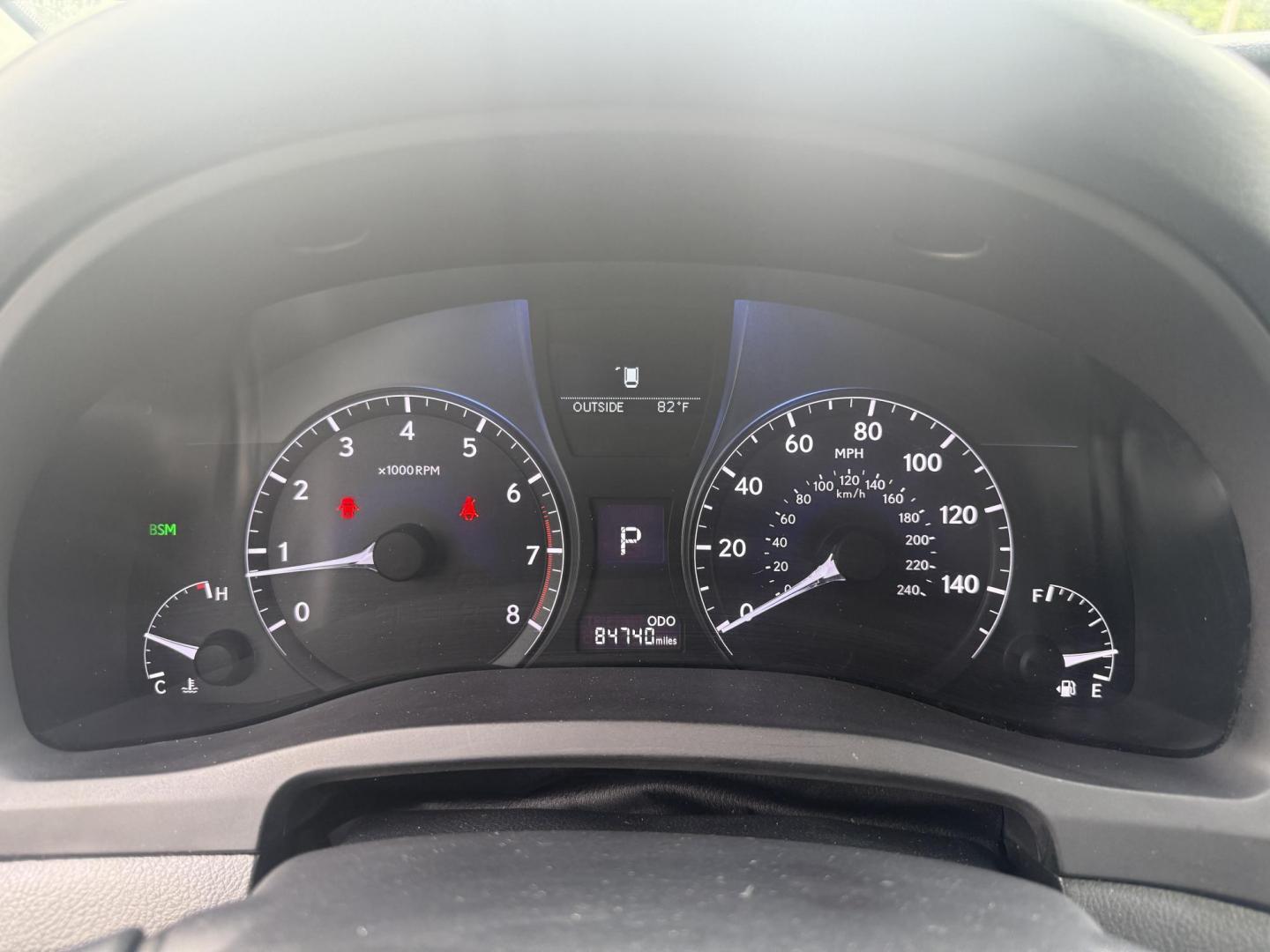 2015 White /Black Lexus RX 350 AWD (2T2BK1BA7FC) with an 3.5L V6 DOHC 24V engine, 6-Speed Automatic transmission, located at 11115 Chardon Rd. , Chardon, OH, 44024, (440) 214-9705, 41.580246, -81.241943 - This Lexus is a luxury SUV with Toyota reliability. Powered by Toyota's 3.5 V6 engine and a 6 speed automatic transmission this SUV offers butter smooth power delivery while not hurting at the pump. On the inside you'll find a leather wrapped interior with powered heated and cooled front seats, a pr - Photo#21