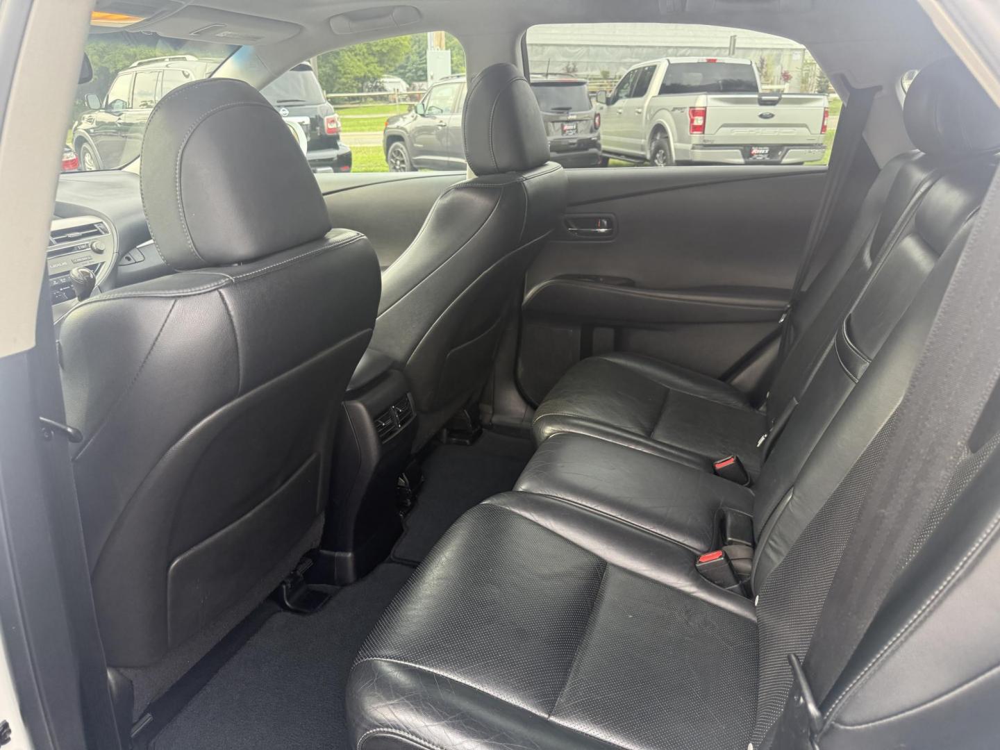 2015 White /Black Lexus RX 350 AWD (2T2BK1BA7FC) with an 3.5L V6 DOHC 24V engine, 6-Speed Automatic transmission, located at 11115 Chardon Rd. , Chardon, OH, 44024, (440) 214-9705, 41.580246, -81.241943 - This Lexus is a luxury SUV with Toyota reliability. Powered by Toyota's 3.5 V6 engine and a 6 speed automatic transmission this SUV offers butter smooth power delivery while not hurting at the pump. On the inside you'll find a leather wrapped interior with powered heated and cooled front seats, a pr - Photo#31