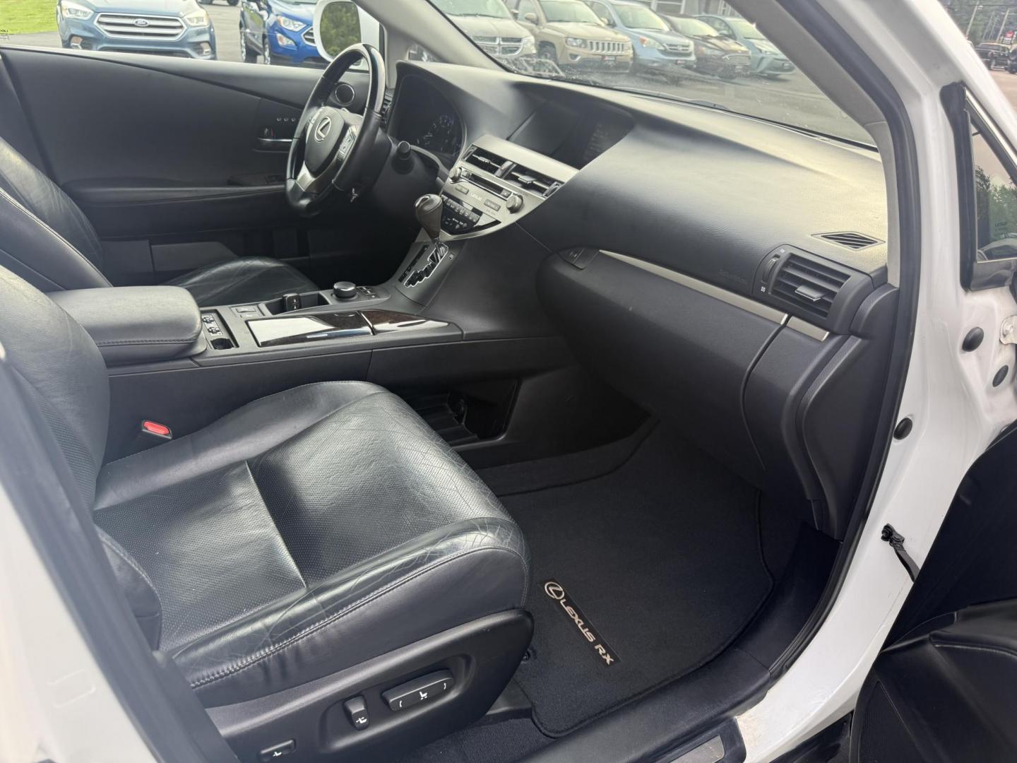 2015 White /Black Lexus RX 350 AWD (2T2BK1BA7FC) with an 3.5L V6 DOHC 24V engine, 6-Speed Automatic transmission, located at 11115 Chardon Rd. , Chardon, OH, 44024, (440) 214-9705, 41.580246, -81.241943 - This Lexus is a luxury SUV with Toyota reliability. Powered by Toyota's 3.5 V6 engine and a 6 speed automatic transmission this SUV offers butter smooth power delivery while not hurting at the pump. On the inside you'll find a leather wrapped interior with powered heated and cooled front seats, a pr - Photo#40