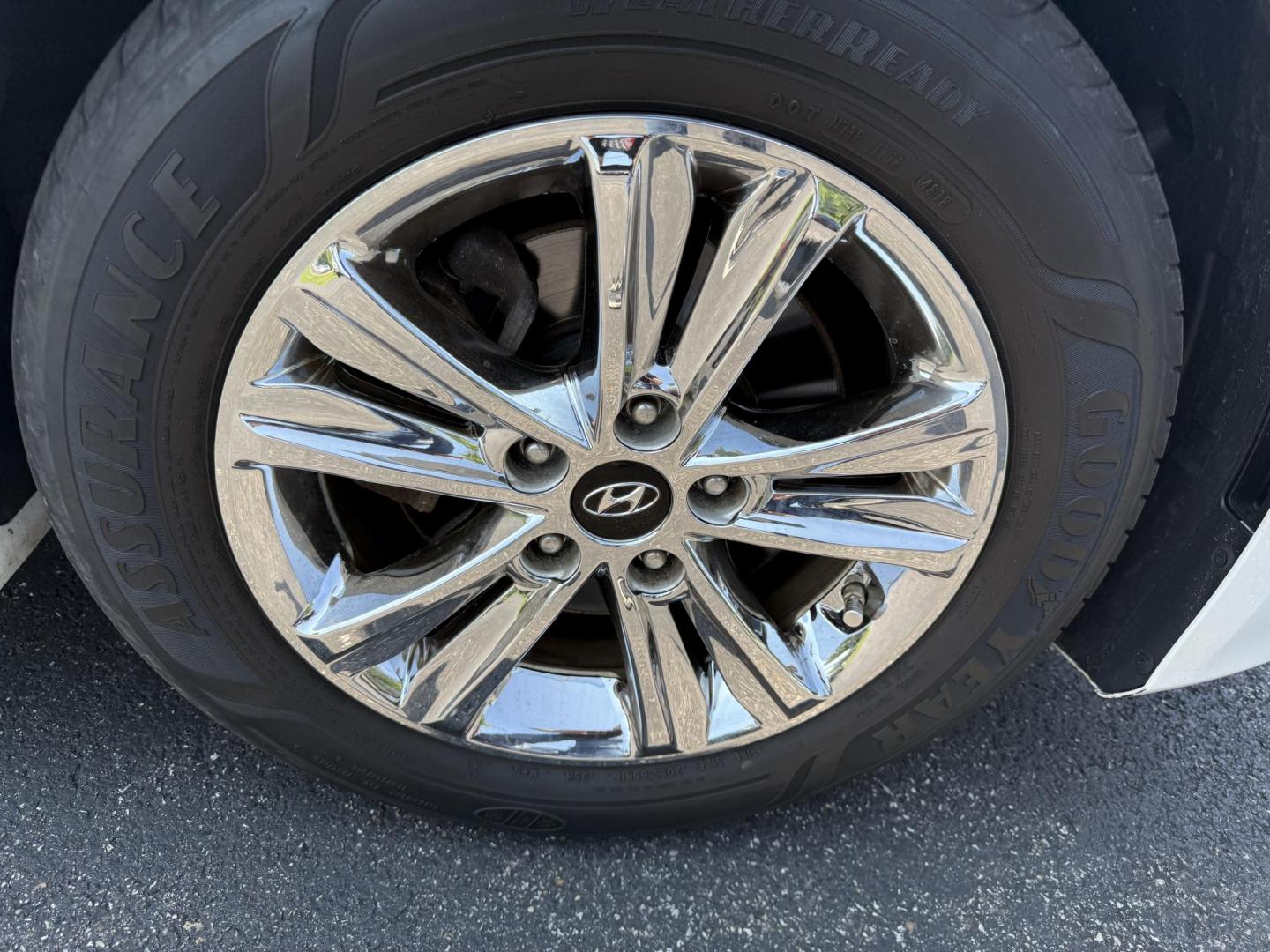 2014 White /Brown Hyundai Sonata GLS (5NPEB4AC8EH) with an 2.4L I4 DOHC 16V engine, 6-Speed Automatic transmission, located at 547 E. Main St., Orwell, OH, 44076, (440) 437-5893, 41.535435, -80.847855 - This One Owner 2014 Hyundai Sonata GLS with a leather interior combines comfort and style with its premium seating, complementing the vehicle's features like the 2.4L I4 GDI engine, 6-speed automatic transmission, active ECO mode, power driver’s seat, heated front seats, a 4.3-inch touchscreen, an - Photo#4