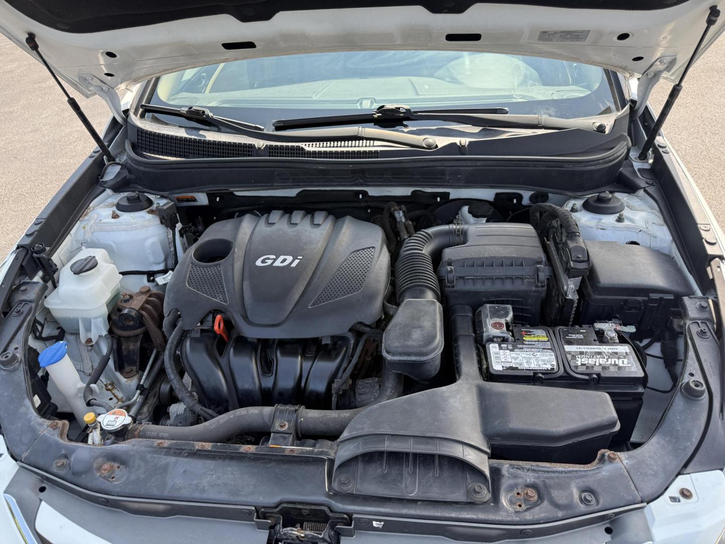 2014 White /Brown Hyundai Sonata GLS (5NPEB4AC8EH) with an 2.4L I4 DOHC 16V engine, 6-Speed Automatic transmission, located at 547 E. Main St., Orwell, OH, 44076, (440) 437-5893, 41.535435, -80.847855 - This One Owner 2014 Hyundai Sonata GLS with a leather interior combines comfort and style with its premium seating, complementing the vehicle's features like the 2.4L I4 GDI engine, 6-speed automatic transmission, active ECO mode, power driver’s seat, heated front seats, a 4.3-inch touchscreen, an - Photo#14