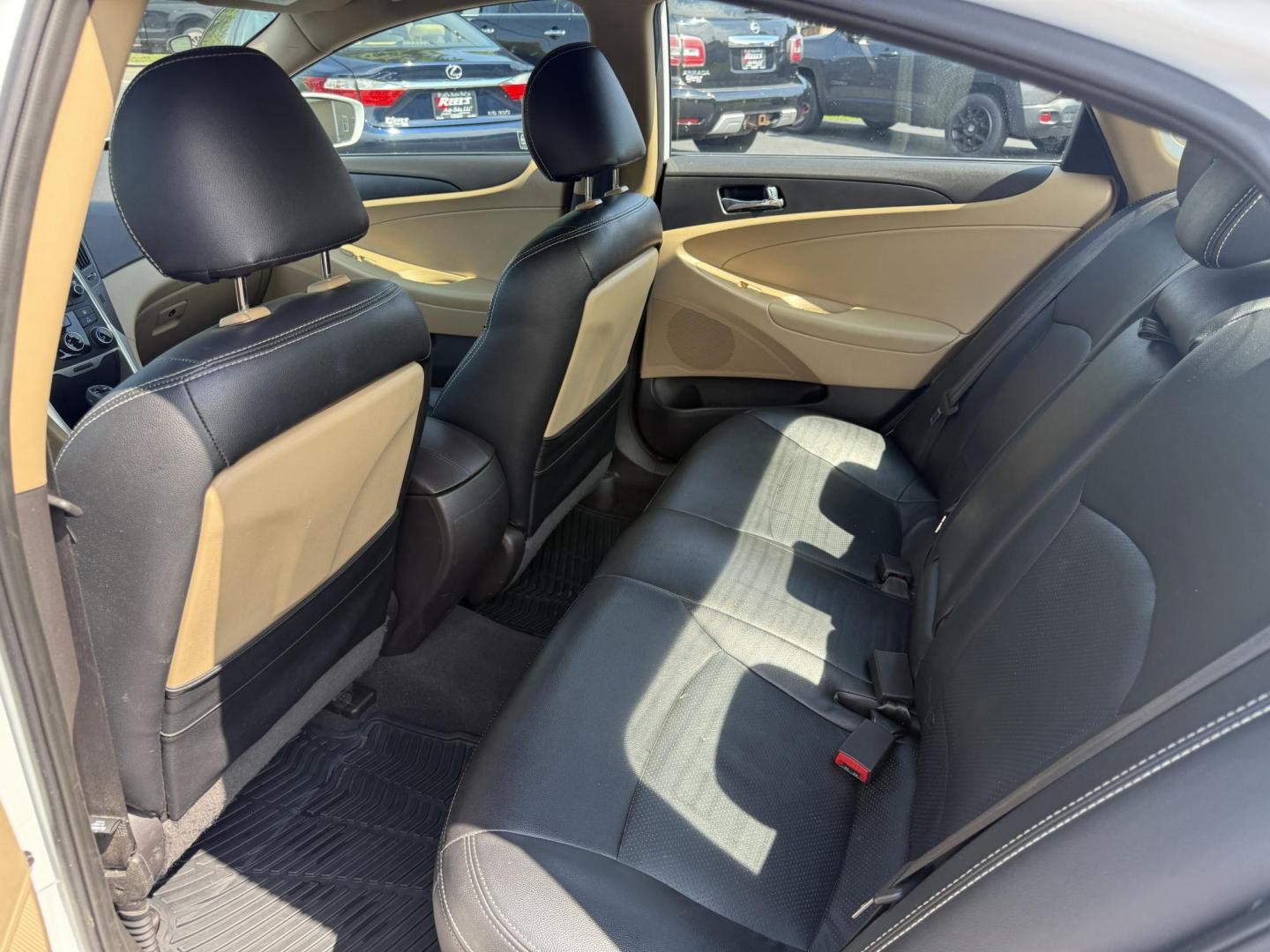 2014 White /Brown Hyundai Sonata GLS (5NPEB4AC8EH) with an 2.4L I4 DOHC 16V engine, 6-Speed Automatic transmission, located at 547 E. Main St., Orwell, OH, 44076, (440) 437-5893, 41.535435, -80.847855 - This One Owner 2014 Hyundai Sonata GLS with a leather interior combines comfort and style with its premium seating, complementing the vehicle's features like the 2.4L I4 GDI engine, 6-speed automatic transmission, active ECO mode, power driver’s seat, heated front seats, a 4.3-inch touchscreen, an - Photo#28