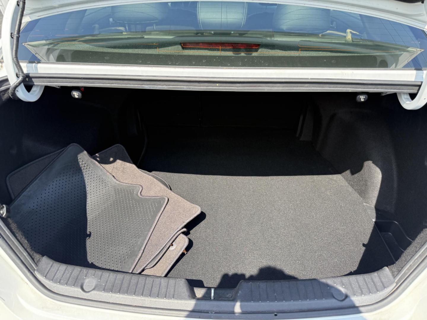 2014 White /Brown Hyundai Sonata GLS (5NPEB4AC8EH) with an 2.4L I4 DOHC 16V engine, 6-Speed Automatic transmission, located at 547 E. Main St., Orwell, OH, 44076, (440) 437-5893, 41.535435, -80.847855 - This One Owner 2014 Hyundai Sonata GLS with a leather interior combines comfort and style with its premium seating, complementing the vehicle's features like the 2.4L I4 GDI engine, 6-speed automatic transmission, active ECO mode, power driver’s seat, heated front seats, a 4.3-inch touchscreen, an - Photo#32