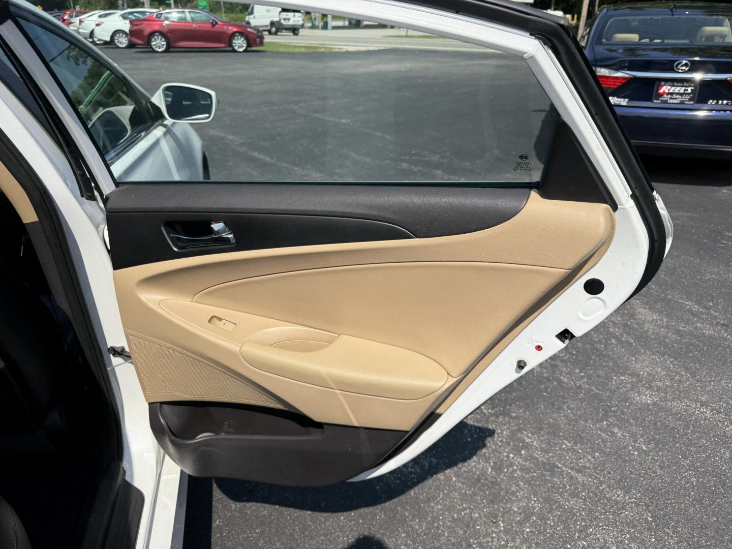 2014 White /Brown Hyundai Sonata GLS (5NPEB4AC8EH) with an 2.4L I4 DOHC 16V engine, 6-Speed Automatic transmission, located at 547 E. Main St., Orwell, OH, 44076, (440) 437-5893, 41.535435, -80.847855 - This One Owner 2014 Hyundai Sonata GLS with a leather interior combines comfort and style with its premium seating, complementing the vehicle's features like the 2.4L I4 GDI engine, 6-speed automatic transmission, active ECO mode, power driver’s seat, heated front seats, a 4.3-inch touchscreen, an - Photo#35