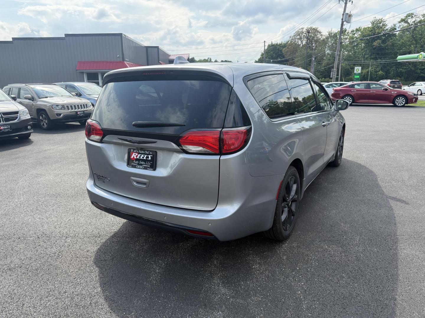 2019 Silver /Black Chrysler Pacifica Touring Plus (2C4RC1FG2KR) with an 3.6L V6 DOHC 24V engine, 9A transmission, located at 547 E. Main St., Orwell, OH, 44076, (440) 437-5893, 41.535435, -80.847855 - This 2019 Chrysler Pacifica Touring Plus with the 3.6 Pentastar V6 engine and 9-speed automatic transmission offers a versatile and comfortable family vehicle, achieving around 28 MPG highway. It features a power driver’s seat, a 7.0-inch touchscreen with Apple CarPlay and Android Auto, tri-zone a - Photo#7