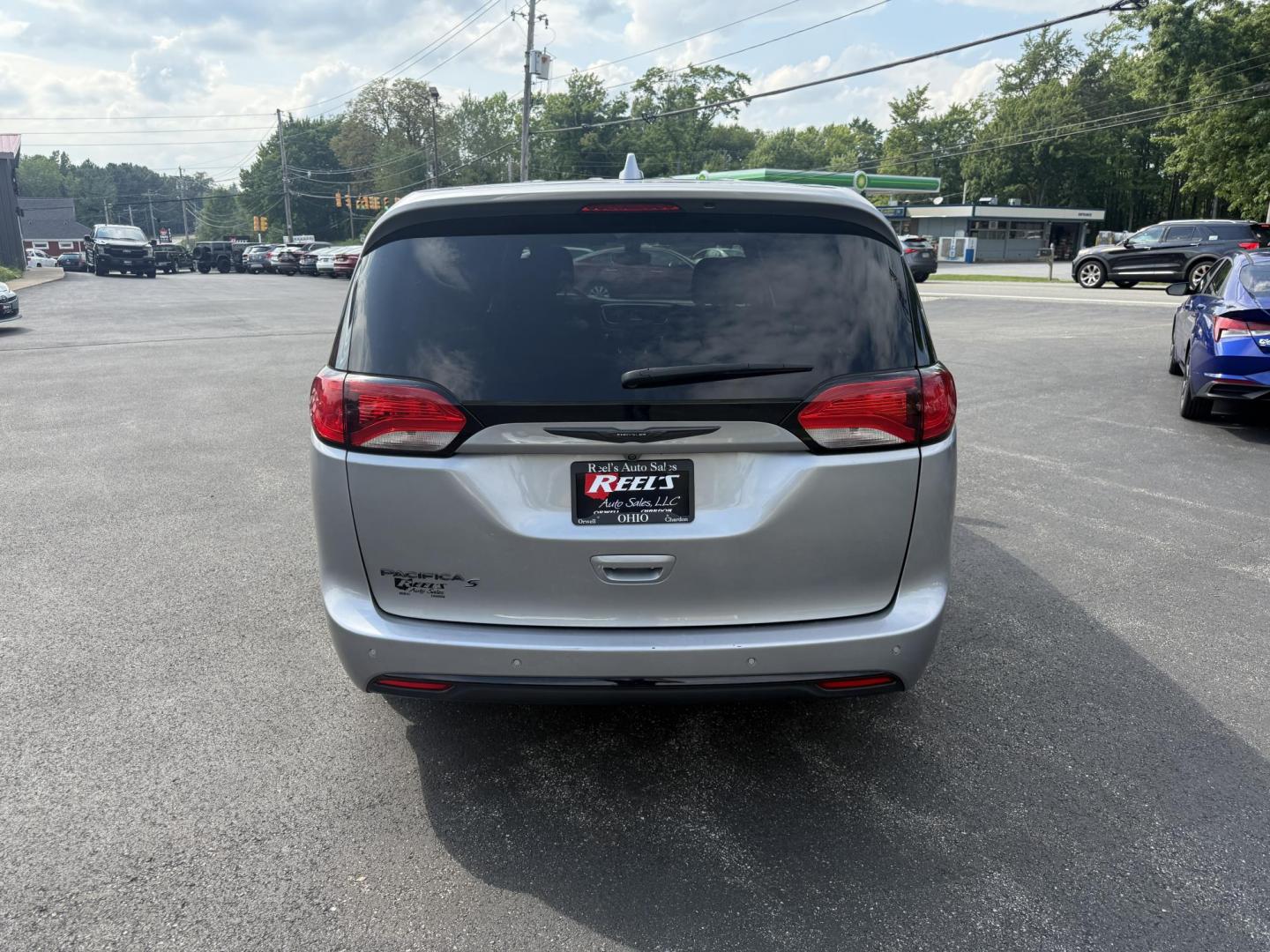 2019 Silver /Black Chrysler Pacifica Touring Plus (2C4RC1FG2KR) with an 3.6L V6 DOHC 24V engine, 9A transmission, located at 547 E. Main St., Orwell, OH, 44076, (440) 437-5893, 41.535435, -80.847855 - This 2019 Chrysler Pacifica Touring Plus with the 3.6 Pentastar V6 engine and 9-speed automatic transmission offers a versatile and comfortable family vehicle, achieving around 28 MPG highway. It features a power driver’s seat, a 7.0-inch touchscreen with Apple CarPlay and Android Auto, tri-zone a - Photo#8