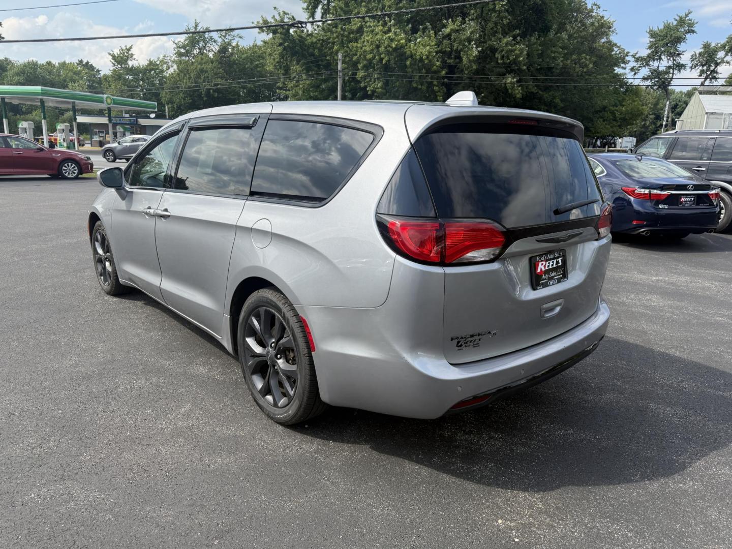 2019 Silver /Black Chrysler Pacifica Touring Plus (2C4RC1FG2KR) with an 3.6L V6 DOHC 24V engine, 9A transmission, located at 547 E. Main St., Orwell, OH, 44076, (440) 437-5893, 41.535435, -80.847855 - This 2019 Chrysler Pacifica Touring Plus with the 3.6 Pentastar V6 engine and 9-speed automatic transmission offers a versatile and comfortable family vehicle, achieving around 28 MPG highway. It features a power driver’s seat, a 7.0-inch touchscreen with Apple CarPlay and Android Auto, tri-zone a - Photo#9