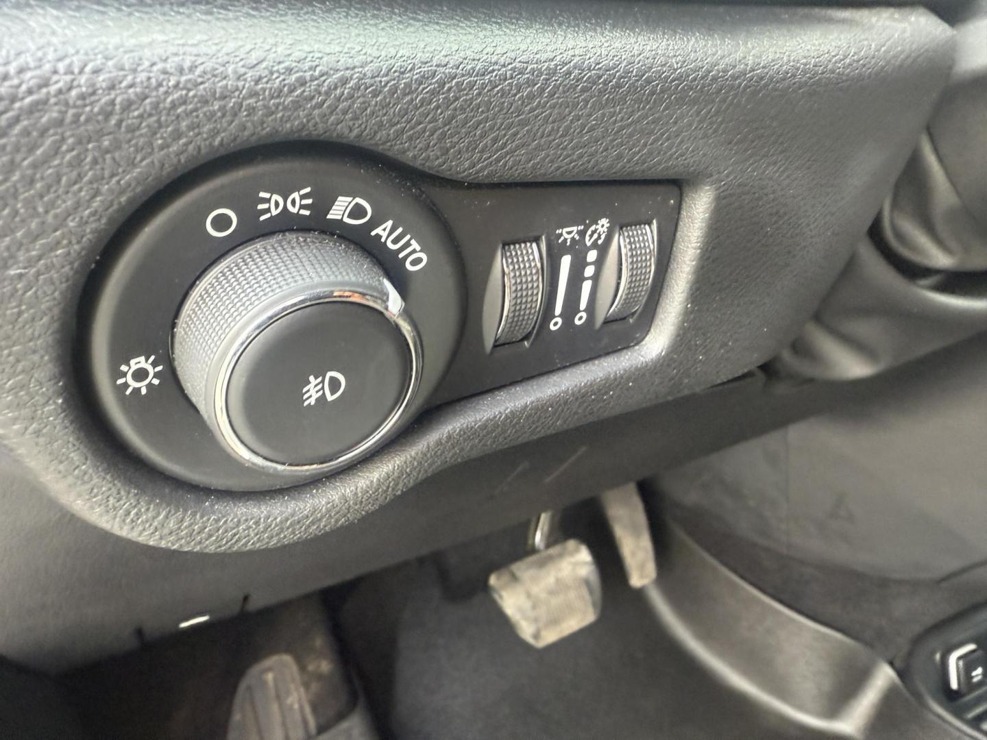 2019 Silver /Black Chrysler Pacifica Touring Plus (2C4RC1FG2KR) with an 3.6L V6 DOHC 24V engine, 9A transmission, located at 547 E. Main St., Orwell, OH, 44076, (440) 437-5893, 41.535435, -80.847855 - This 2019 Chrysler Pacifica Touring Plus with the 3.6 Pentastar V6 engine and 9-speed automatic transmission offers a versatile and comfortable family vehicle, achieving around 28 MPG highway. It features a power driver’s seat, a 7.0-inch touchscreen with Apple CarPlay and Android Auto, tri-zone a - Photo#19