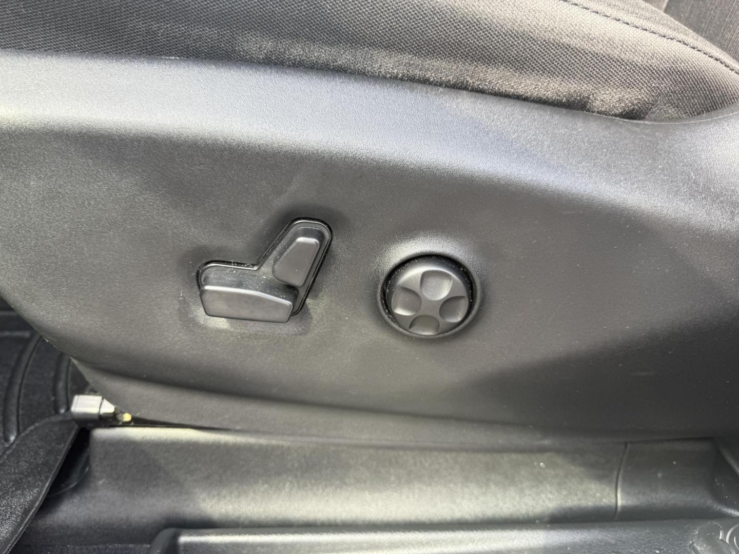 2019 Silver /Black Chrysler Pacifica Touring Plus (2C4RC1FG2KR) with an 3.6L V6 DOHC 24V engine, 9A transmission, located at 547 E. Main St., Orwell, OH, 44076, (440) 437-5893, 41.535435, -80.847855 - This 2019 Chrysler Pacifica Touring Plus with the 3.6 Pentastar V6 engine and 9-speed automatic transmission offers a versatile and comfortable family vehicle, achieving around 28 MPG highway. It features a power driver’s seat, a 7.0-inch touchscreen with Apple CarPlay and Android Auto, tri-zone a - Photo#17