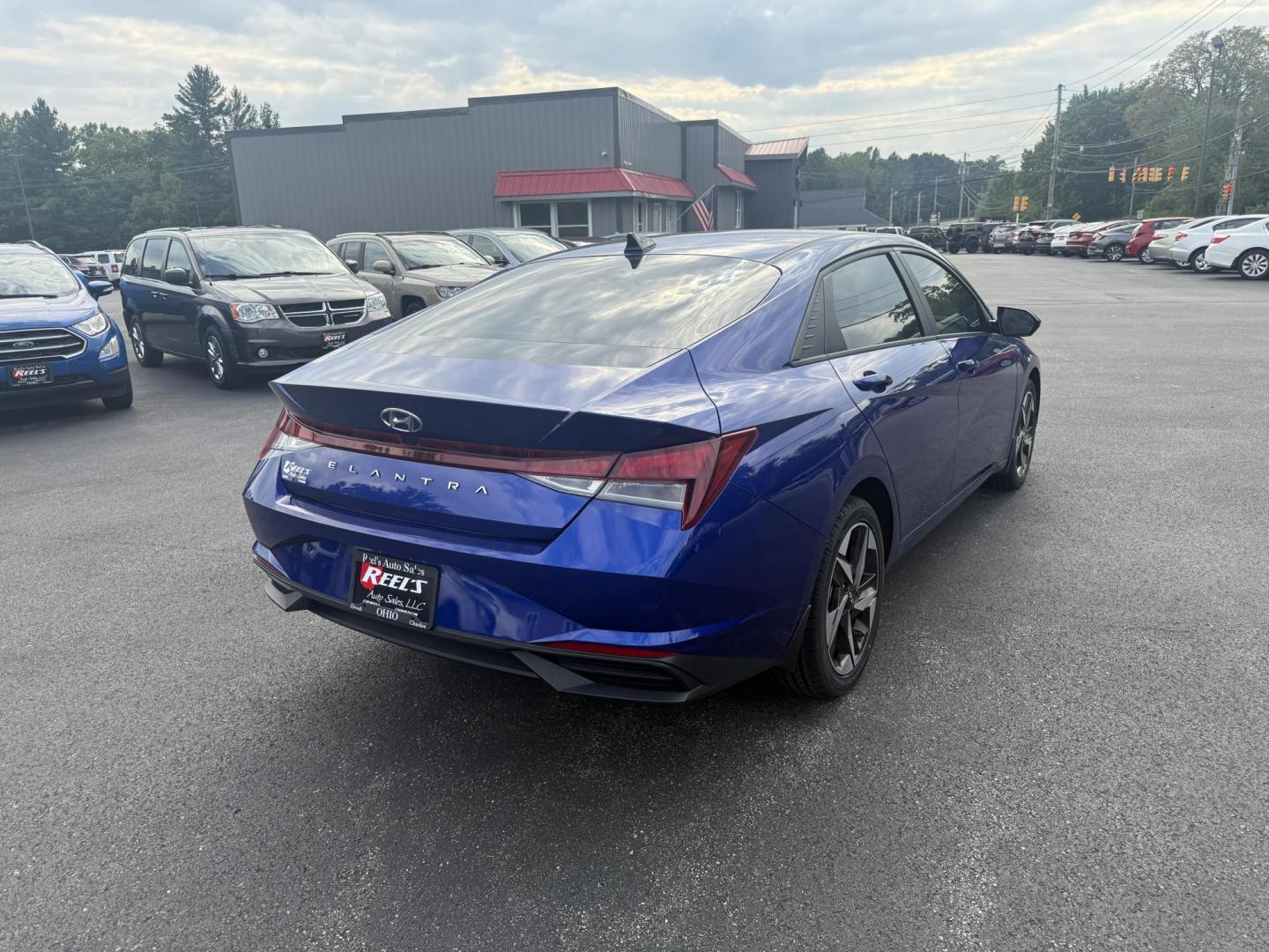 2023 Blue /Black Hyundai Elantra SEL (KMHLS4AGXPU) with an 2.0L I4 DOHC 16V engine, Automatic transmission, located at 11115 Chardon Rd. , Chardon, OH, 44024, (440) 214-9705, 41.580246, -81.241943 - This One Owner 2023 Hyundai Elantra SEL with a 2.0L I4 GDI engine delivers impressive fuel efficiency, achieving around 40 MPG highway, and boasts modern features such as LED daytime running lights, a large 10.25-inch touchscreen with Apple CarPlay and Android Auto, heated front seats, a 10.25-inch - Photo#5