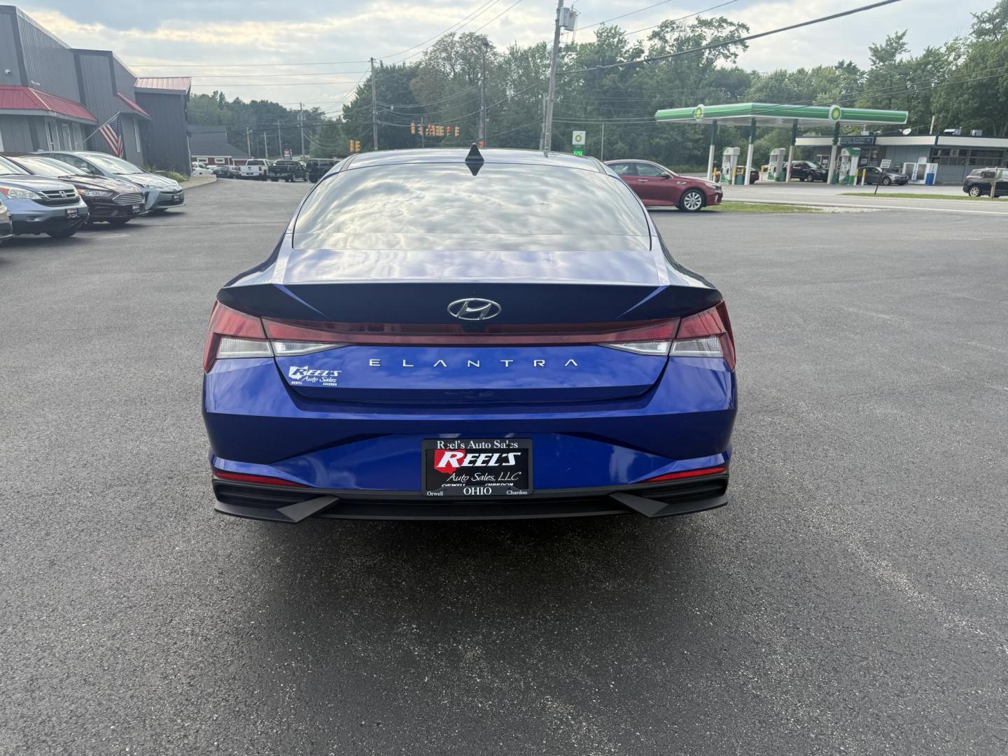 2023 Blue /Black Hyundai Elantra SEL (KMHLS4AGXPU) with an 2.0L I4 DOHC 16V engine, Automatic transmission, located at 11115 Chardon Rd. , Chardon, OH, 44024, (440) 214-9705, 41.580246, -81.241943 - This One Owner 2023 Hyundai Elantra SEL with a 2.0L I4 GDI engine delivers impressive fuel efficiency, achieving around 40 MPG highway, and boasts modern features such as LED daytime running lights, a large 10.25-inch touchscreen with Apple CarPlay and Android Auto, heated front seats, a 10.25-inch - Photo#6