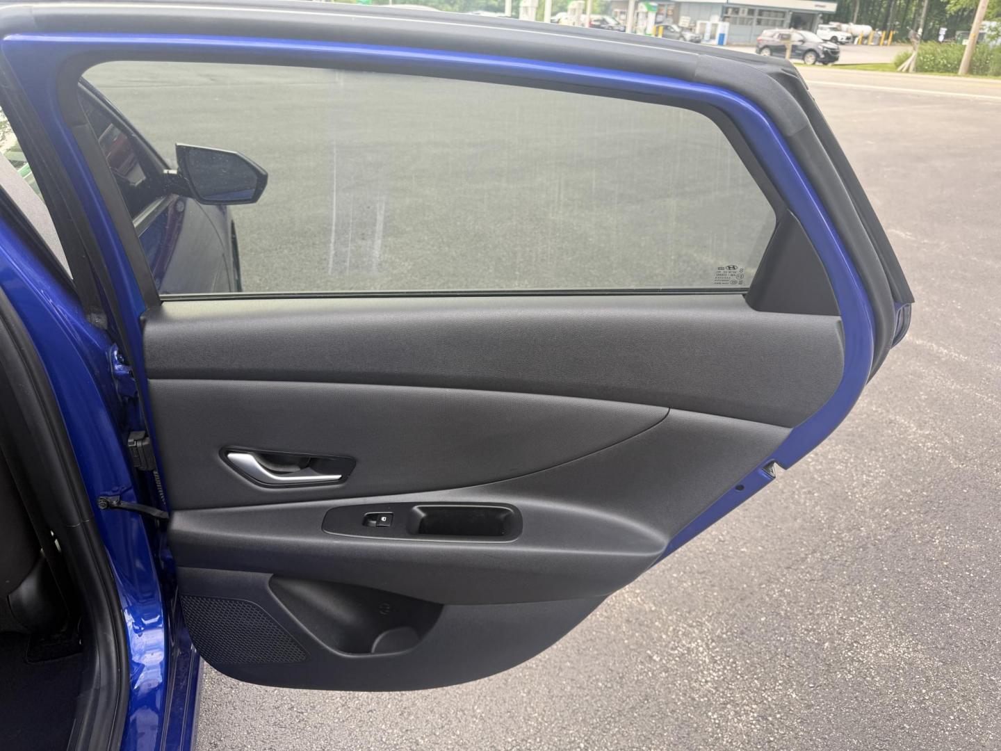 2023 Blue /Black Hyundai Elantra SEL (KMHLS4AGXPU) with an 2.0L I4 DOHC 16V engine, Automatic transmission, located at 11115 Chardon Rd. , Chardon, OH, 44024, (440) 214-9705, 41.580246, -81.241943 - This One Owner 2023 Hyundai Elantra SEL with a 2.0L I4 GDI engine delivers impressive fuel efficiency, achieving around 40 MPG highway, and boasts modern features such as LED daytime running lights, a large 10.25-inch touchscreen with Apple CarPlay and Android Auto, heated front seats, a 10.25-inch - Photo#33