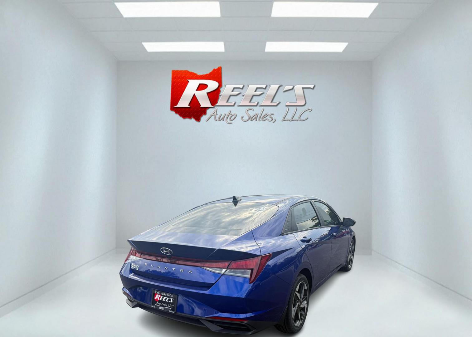 2023 Blue /Black Hyundai Elantra SEL (KMHLS4AGXPU) with an 2.0L I4 DOHC 16V engine, Automatic transmission, located at 547 E. Main St., Orwell, OH, 44076, (440) 437-5893, 41.535435, -80.847855 - One Owner 2023 Hyundai Elantra SEL – Modern Efficiency, Smart Technology, and Total Peace of Mind Drive into the future with this 2023 Hyundai Elantra SEL—a sedan that combines striking style, incredible efficiency, and the latest in advanced safety and tech features. Powered by a fuel-sippin - Photo#6