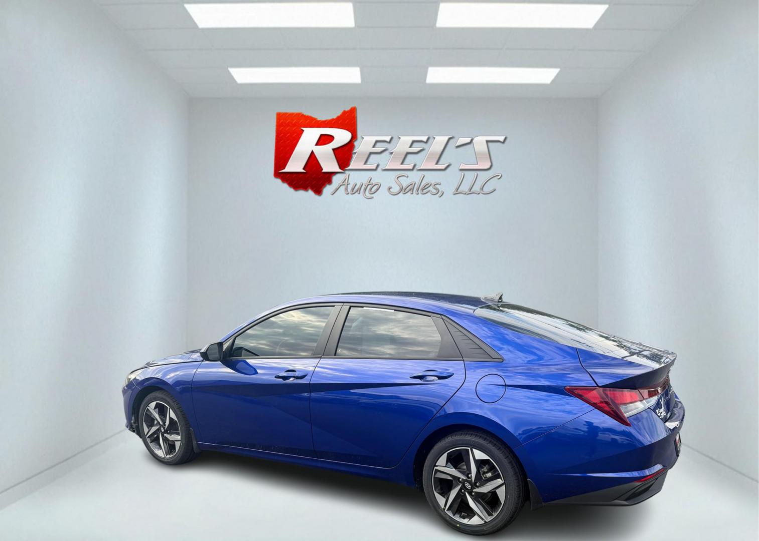 2023 Blue /Black Hyundai Elantra SEL (KMHLS4AGXPU) with an 2.0L I4 DOHC 16V engine, Automatic transmission, located at 547 E. Main St., Orwell, OH, 44076, (440) 437-5893, 41.535435, -80.847855 - One Owner 2023 Hyundai Elantra SEL – Modern Efficiency, Smart Technology, and Total Peace of Mind Drive into the future with this 2023 Hyundai Elantra SEL—a sedan that combines striking style, incredible efficiency, and the latest in advanced safety and tech features. Powered by a fuel-sippin - Photo#9