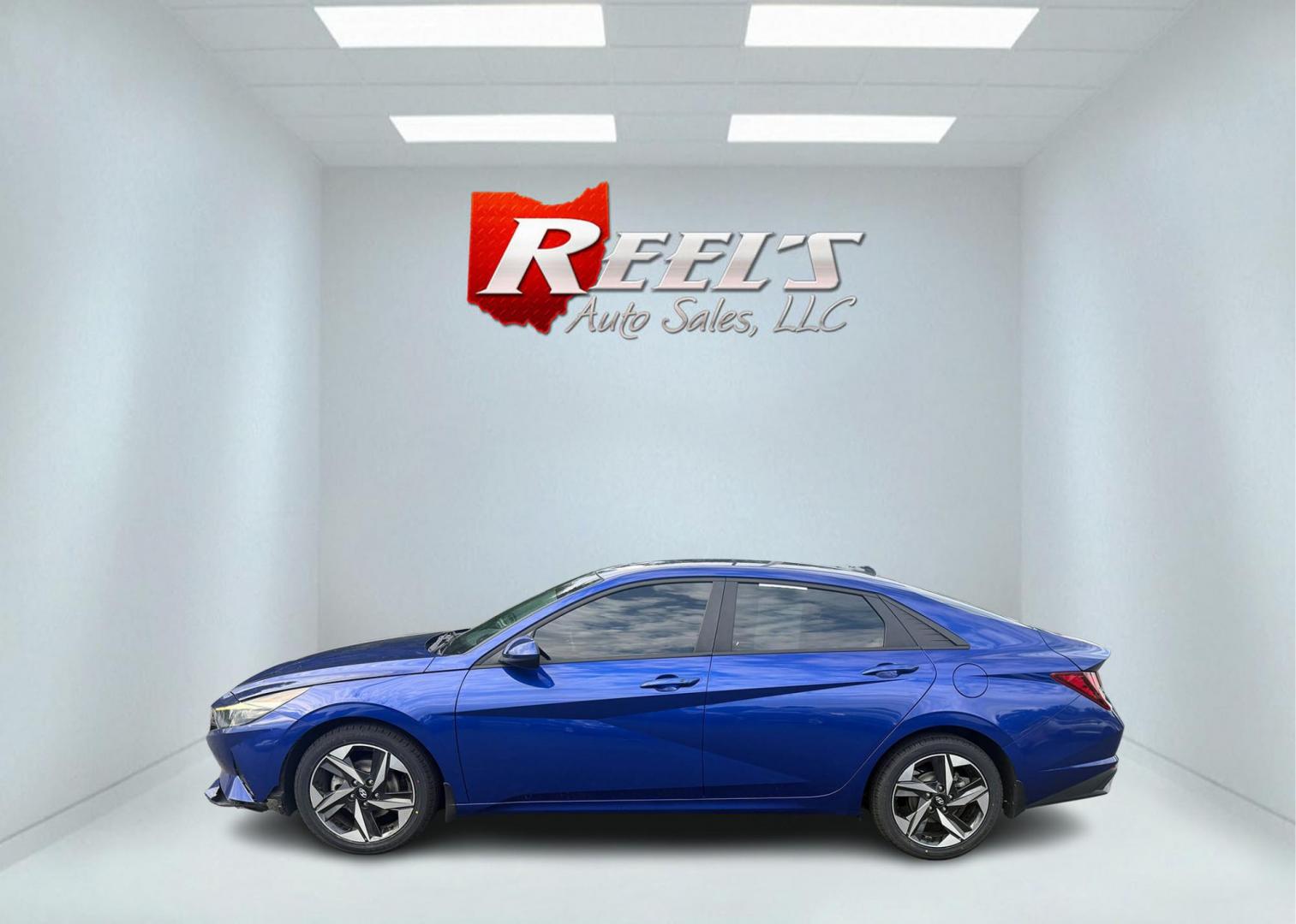 2023 Blue /Black Hyundai Elantra SEL (KMHLS4AGXPU) with an 2.0L I4 DOHC 16V engine, Automatic transmission, located at 547 E. Main St., Orwell, OH, 44076, (440) 437-5893, 41.535435, -80.847855 - One Owner 2023 Hyundai Elantra SEL – Modern Efficiency, Smart Technology, and Total Peace of Mind Drive into the future with this 2023 Hyundai Elantra SEL—a sedan that combines striking style, incredible efficiency, and the latest in advanced safety and tech features. Powered by a fuel-sippin - Photo#11