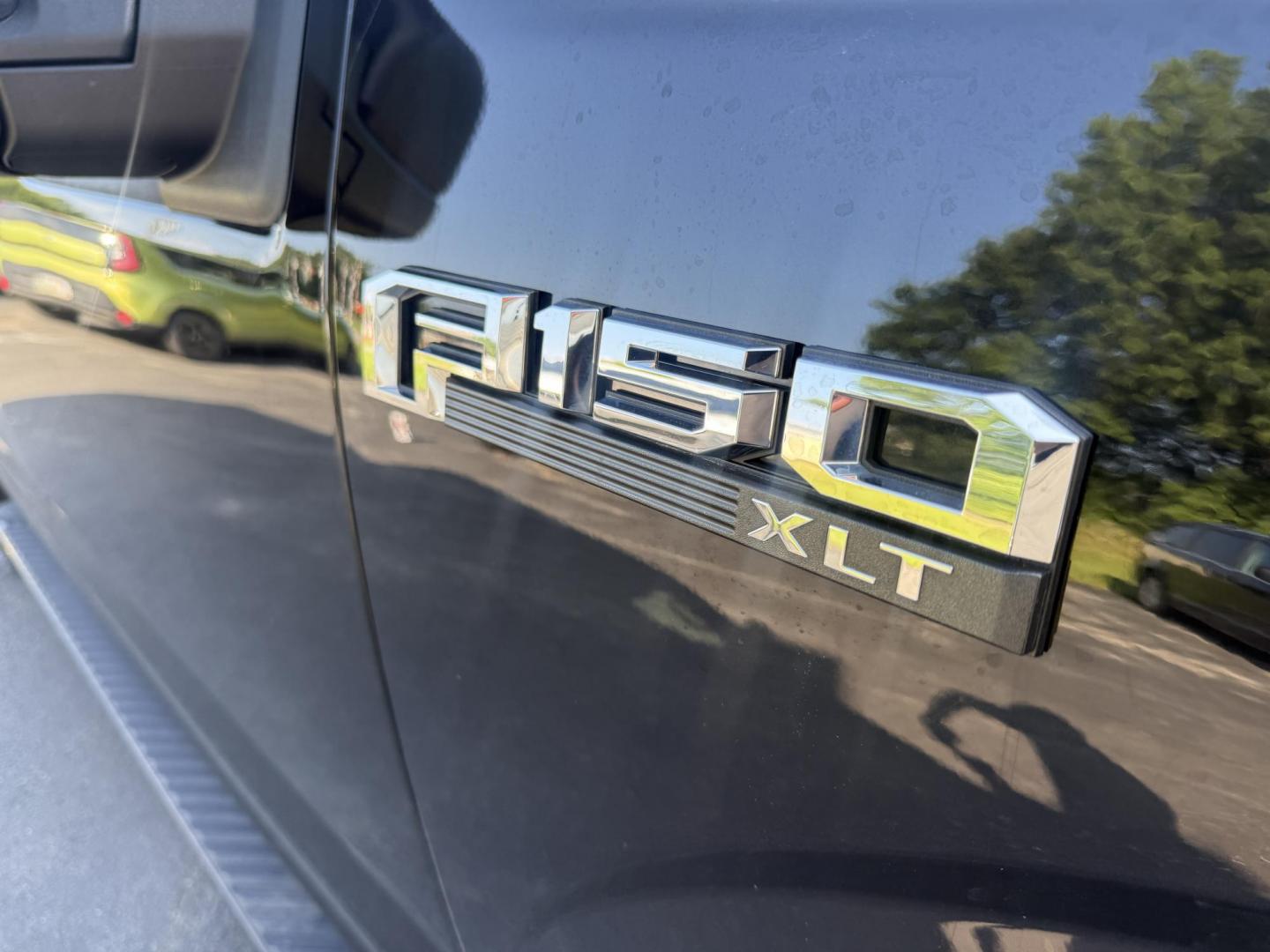 2020 Black /Black Ford F-150 XLT SuperCrew 5.5-ft. Bed 4WD (1FTEW1E43LF) with an 3.5L V6 TWIN TURBO engine, 10 Speed Auto transmission, located at 547 E. Main St., Orwell, OH, 44076, (440) 437-5893, 41.535435, -80.847855 - This 2020 Ford F-150 XLT Crew Cab 4WD with the 3.5L twin-turbo EcoBoost V6 engine and 10-speed automatic transmission offers impressive capability and technology, including a 10,500-pound towing capacity, 375 horsepower, and 470 lb-ft of torque, with selectable driving modes and a locking rear diffe - Photo#7