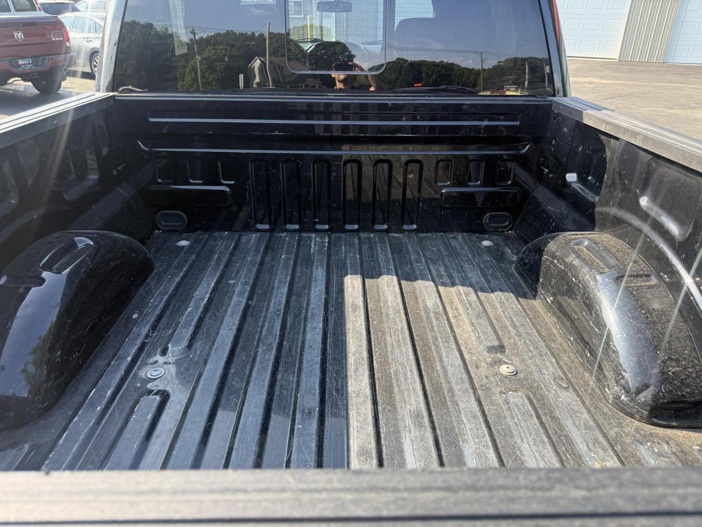 2020 Black /Black Ford F-150 XLT SuperCrew 5.5-ft. Bed 4WD (1FTEW1E43LF) with an 3.5L V6 TWIN TURBO engine, 10 Speed Auto transmission, located at 547 E. Main St., Orwell, OH, 44076, (440) 437-5893, 41.535435, -80.847855 - This 2020 Ford F-150 XLT Crew Cab 4WD with the 3.5L twin-turbo EcoBoost V6 engine and 10-speed automatic transmission offers impressive capability and technology, including a 10,500-pound towing capacity, 375 horsepower, and 470 lb-ft of torque, with selectable driving modes and a locking rear diffe - Photo#12