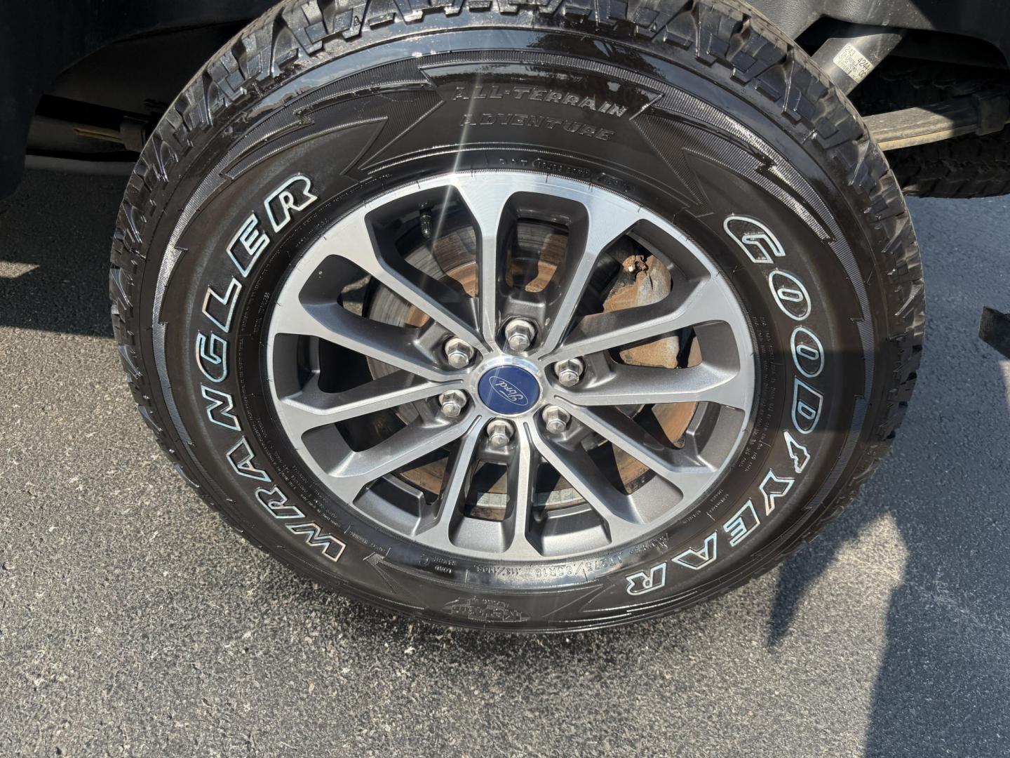 2020 Black /Black Ford F-150 XLT SuperCrew 5.5-ft. Bed 4WD (1FTEW1E43LF) with an 3.5L V6 TWIN TURBO engine, 10 Speed Auto transmission, located at 547 E. Main St., Orwell, OH, 44076, (440) 437-5893, 41.535435, -80.847855 - This 2020 Ford F-150 XLT Crew Cab 4WD with the 3.5L twin-turbo EcoBoost V6 engine and 10-speed automatic transmission offers impressive capability and technology, including a 10,500-pound towing capacity, 375 horsepower, and 470 lb-ft of torque, with selectable driving modes and a locking rear diffe - Photo#15