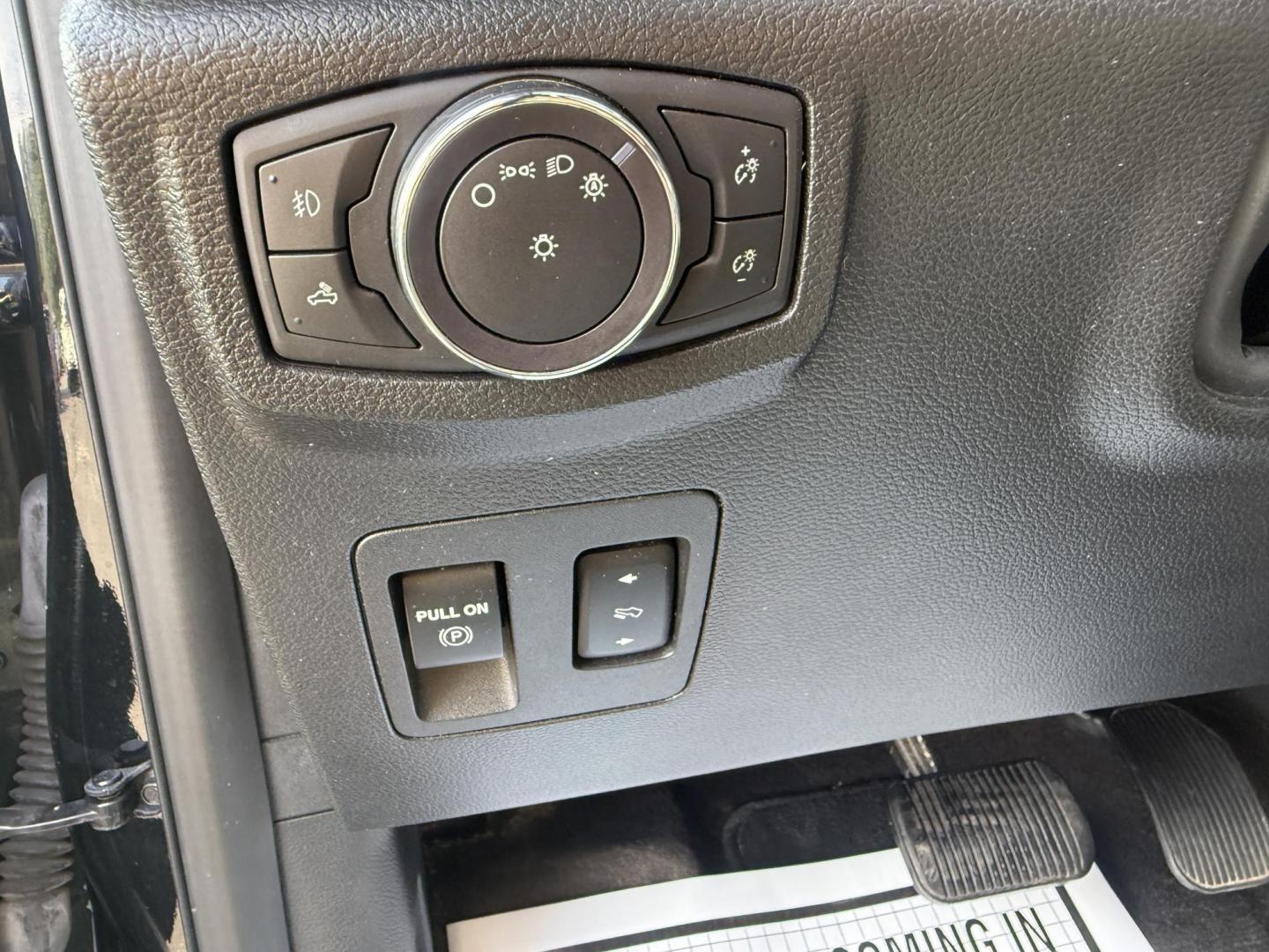 2020 Black /Black Ford F-150 XLT SuperCrew 5.5-ft. Bed 4WD (1FTEW1E43LF) with an 3.5L V6 TWIN TURBO engine, 10 Speed Auto transmission, located at 547 E. Main St., Orwell, OH, 44076, (440) 437-5893, 41.535435, -80.847855 - This 2020 Ford F-150 XLT Crew Cab 4WD with the 3.5L twin-turbo EcoBoost V6 engine and 10-speed automatic transmission offers impressive capability and technology, including a 10,500-pound towing capacity, 375 horsepower, and 470 lb-ft of torque, with selectable driving modes and a locking rear diffe - Photo#25