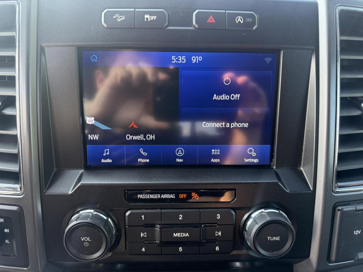 2020 Black /Black Ford F-150 XLT SuperCrew 5.5-ft. Bed 4WD (1FTEW1E43LF) with an 3.5L V6 TWIN TURBO engine, 10 Speed Auto transmission, located at 547 E. Main St., Orwell, OH, 44076, (440) 437-5893, 41.535435, -80.847855 - This 2020 Ford F-150 XLT Crew Cab 4WD with the 3.5L twin-turbo EcoBoost V6 engine and 10-speed automatic transmission offers impressive capability and technology, including a 10,500-pound towing capacity, 375 horsepower, and 470 lb-ft of torque, with selectable driving modes and a locking rear diffe - Photo#28