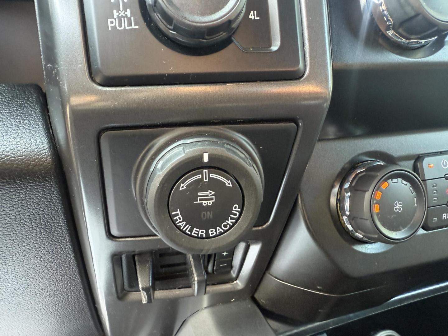 2020 Black /Black Ford F-150 XLT SuperCrew 5.5-ft. Bed 4WD (1FTEW1E43LF) with an 3.5L V6 TWIN TURBO engine, 10 Speed Auto transmission, located at 547 E. Main St., Orwell, OH, 44076, (440) 437-5893, 41.535435, -80.847855 - This 2020 Ford F-150 XLT Crew Cab 4WD with the 3.5L twin-turbo EcoBoost V6 engine and 10-speed automatic transmission offers impressive capability and technology, including a 10,500-pound towing capacity, 375 horsepower, and 470 lb-ft of torque, with selectable driving modes and a locking rear diffe - Photo#32