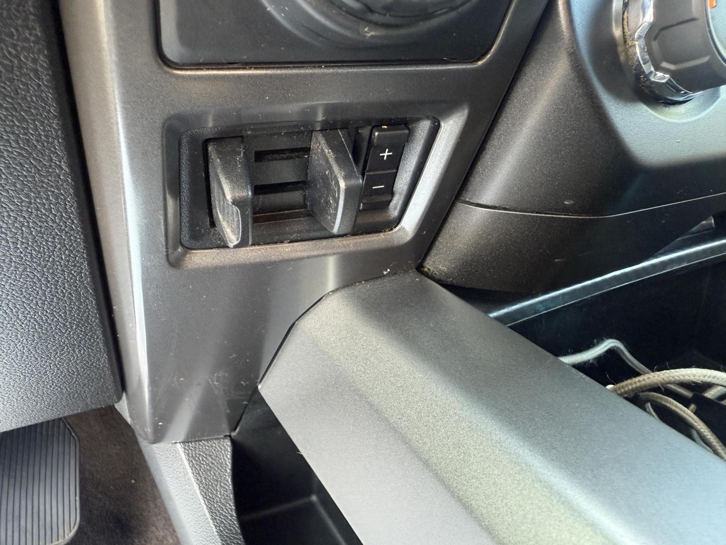 2020 Black /Black Ford F-150 XLT SuperCrew 5.5-ft. Bed 4WD (1FTEW1E43LF) with an 3.5L V6 TWIN TURBO engine, 10 Speed Auto transmission, located at 547 E. Main St., Orwell, OH, 44076, (440) 437-5893, 41.535435, -80.847855 - This 2020 Ford F-150 XLT Crew Cab 4WD with the 3.5L twin-turbo EcoBoost V6 engine and 10-speed automatic transmission offers impressive capability and technology, including a 10,500-pound towing capacity, 375 horsepower, and 470 lb-ft of torque, with selectable driving modes and a locking rear diffe - Photo#33