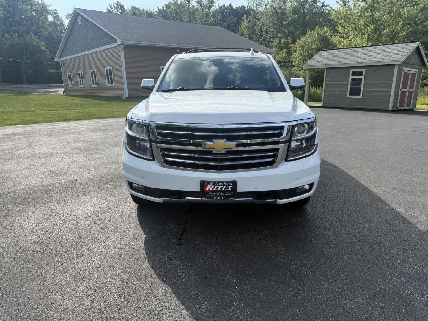 2016 White /Black Chevrolet Tahoe LT 4WD (1GNSKBKCXGR) with an 5.3L V8 OHV 16V engine, 6A transmission, located at 11115 Chardon Rd. , Chardon, OH, 44024, (440) 214-9705, 41.580246, -81.241943 - This 2016 Chevrolet Tahoe LT Z71 4WD is a well-equipped full-size SUV featuring a 5.3L EcoTec V8 engine paired with a 6-speed automatic transmission and 3.42 gearing, delivering an 8,200-pound towing capacity. It boasts a luxurious leather interior with heated and power front seats, heated second-ro - Photo#1