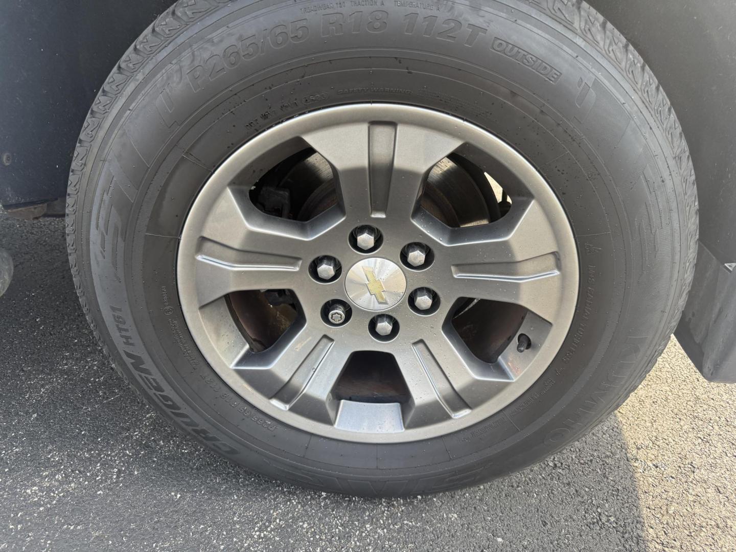 2016 White /Black Chevrolet Tahoe LT 4WD (1GNSKBKCXGR) with an 5.3L V8 OHV 16V engine, 6A transmission, located at 11115 Chardon Rd. , Chardon, OH, 44024, (440) 214-9705, 41.580246, -81.241943 - This 2016 Chevrolet Tahoe LT Z71 4WD is a well-equipped full-size SUV featuring a 5.3L EcoTec V8 engine paired with a 6-speed automatic transmission and 3.42 gearing, delivering an 8,200-pound towing capacity. It boasts a luxurious leather interior with heated and power front seats, heated second-ro - Photo#13