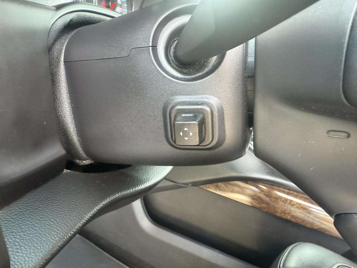 2016 White /Black Chevrolet Tahoe LT 4WD (1GNSKBKCXGR) with an 5.3L V8 OHV 16V engine, 6A transmission, located at 11115 Chardon Rd. , Chardon, OH, 44024, (440) 214-9705, 41.580246, -81.241943 - This 2016 Chevrolet Tahoe LT Z71 4WD is a well-equipped full-size SUV featuring a 5.3L EcoTec V8 engine paired with a 6-speed automatic transmission and 3.42 gearing, delivering an 8,200-pound towing capacity. It boasts a luxurious leather interior with heated and power front seats, heated second-ro - Photo#27
