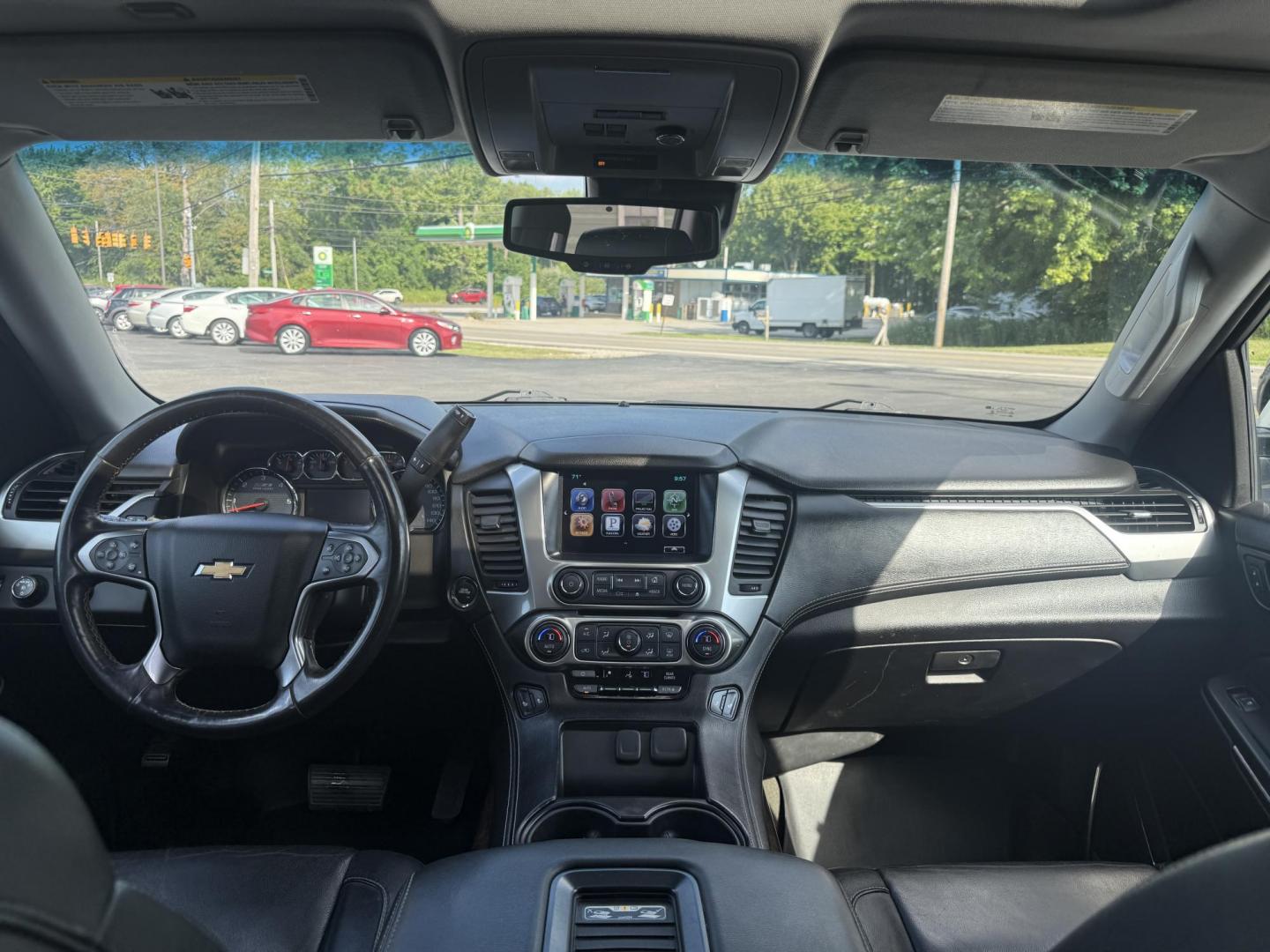 2016 White /Black Chevrolet Tahoe LT 4WD (1GNSKBKCXGR) with an 5.3L V8 OHV 16V engine, 6A transmission, located at 11115 Chardon Rd. , Chardon, OH, 44024, (440) 214-9705, 41.580246, -81.241943 - This 2016 Chevrolet Tahoe LT Z71 4WD is a well-equipped full-size SUV featuring a 5.3L EcoTec V8 engine paired with a 6-speed automatic transmission and 3.42 gearing, delivering an 8,200-pound towing capacity. It boasts a luxurious leather interior with heated and power front seats, heated second-ro - Photo#42