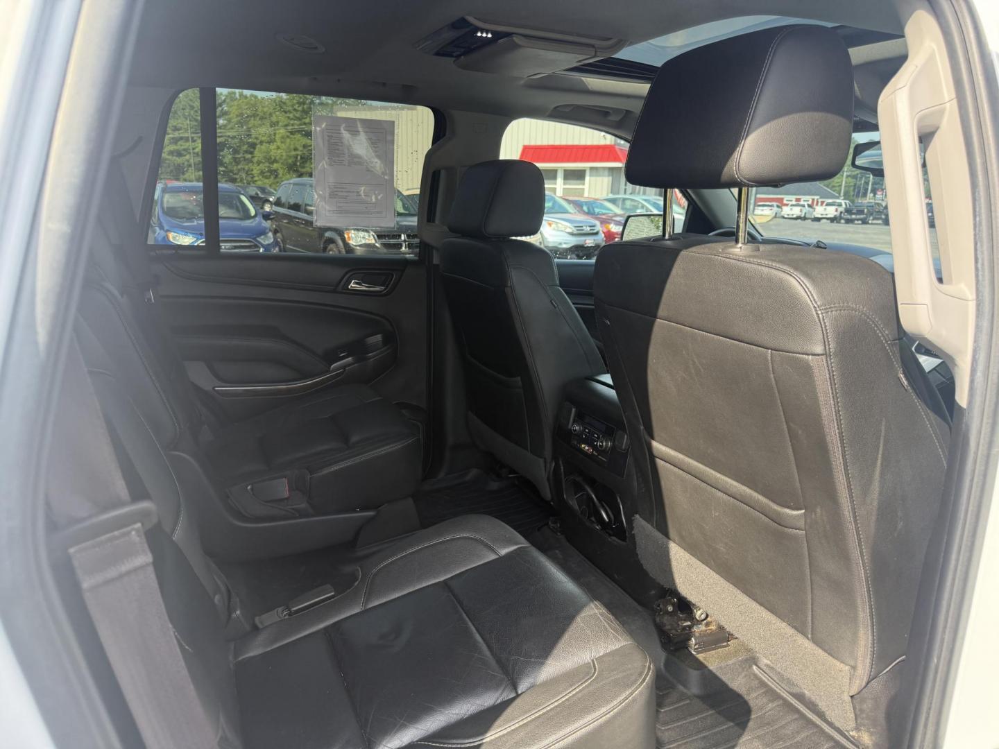 2016 White /Black Chevrolet Tahoe LT 4WD (1GNSKBKCXGR) with an 5.3L V8 OHV 16V engine, 6A transmission, located at 11115 Chardon Rd. , Chardon, OH, 44024, (440) 214-9705, 41.580246, -81.241943 - This 2016 Chevrolet Tahoe LT Z71 4WD is a well-equipped full-size SUV featuring a 5.3L EcoTec V8 engine paired with a 6-speed automatic transmission and 3.42 gearing, delivering an 8,200-pound towing capacity. It boasts a luxurious leather interior with heated and power front seats, heated second-ro - Photo#46