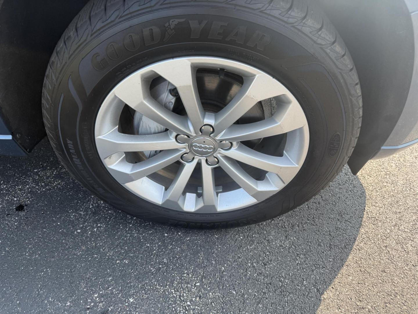 2017 Blue /Gray Audi Q5 2.0T Premium quattro (WA1C2AFP5HA) with an 2.0L I4 DOHC 16V Turbo engine, 8A transmission, located at 11115 Chardon Rd. , Chardon, OH, 44024, (440) 214-9705, 41.580246, -81.241943 - This 2017 Audi Q5 Premium features a 2.0L turbocharged I4 engine paired with an 8-speed automatic transmission and Audi’s renowned Quattro all-wheel drive, offering a blend of performance and efficiency with up to 27 MPG highway. Inside, it offers a refined leather interior, heated and power-adjus - Photo#4