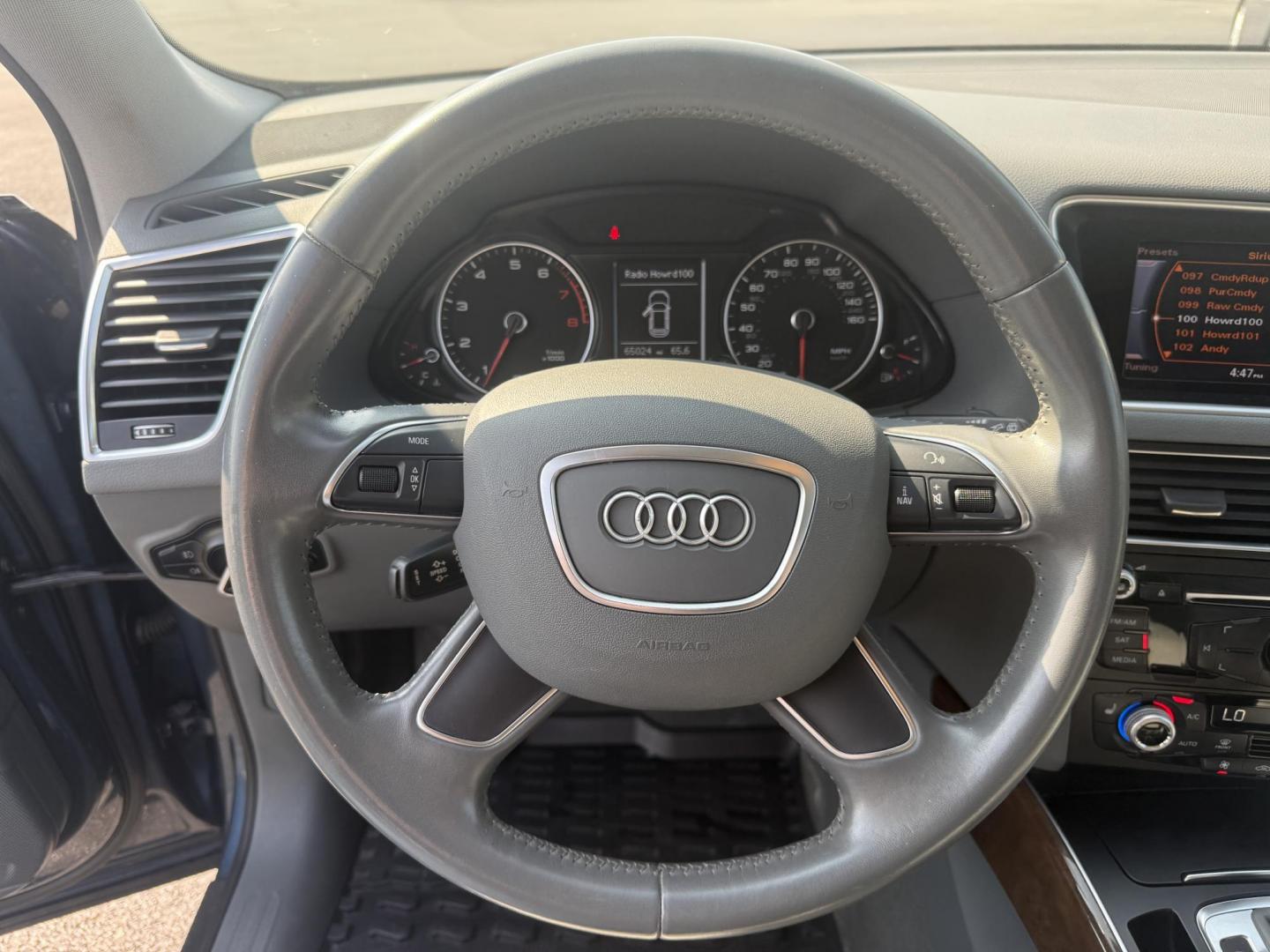 2017 Blue /Gray Audi Q5 2.0T Premium quattro (WA1C2AFP5HA) with an 2.0L I4 DOHC 16V Turbo engine, 8A transmission, located at 11115 Chardon Rd. , Chardon, OH, 44024, (440) 214-9705, 41.580246, -81.241943 - This 2017 Audi Q5 Premium features a 2.0L turbocharged I4 engine paired with an 8-speed automatic transmission and Audi’s renowned Quattro all-wheel drive, offering a blend of performance and efficiency with up to 27 MPG highway. Inside, it offers a refined leather interior, heated and power-adjus - Photo#24