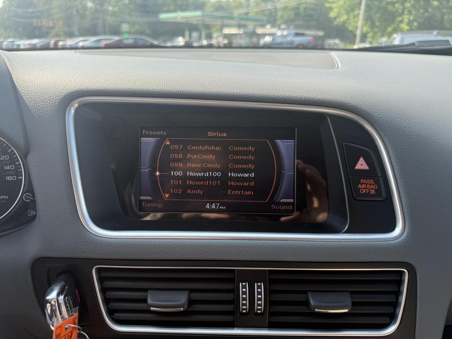 2017 Blue /Gray Audi Q5 2.0T Premium quattro (WA1C2AFP5HA) with an 2.0L I4 DOHC 16V Turbo engine, 8A transmission, located at 11115 Chardon Rd. , Chardon, OH, 44024, (440) 214-9705, 41.580246, -81.241943 - This 2017 Audi Q5 Premium features a 2.0L turbocharged I4 engine paired with an 8-speed automatic transmission and Audi’s renowned Quattro all-wheel drive, offering a blend of performance and efficiency with up to 27 MPG highway. Inside, it offers a refined leather interior, heated and power-adjus - Photo#25