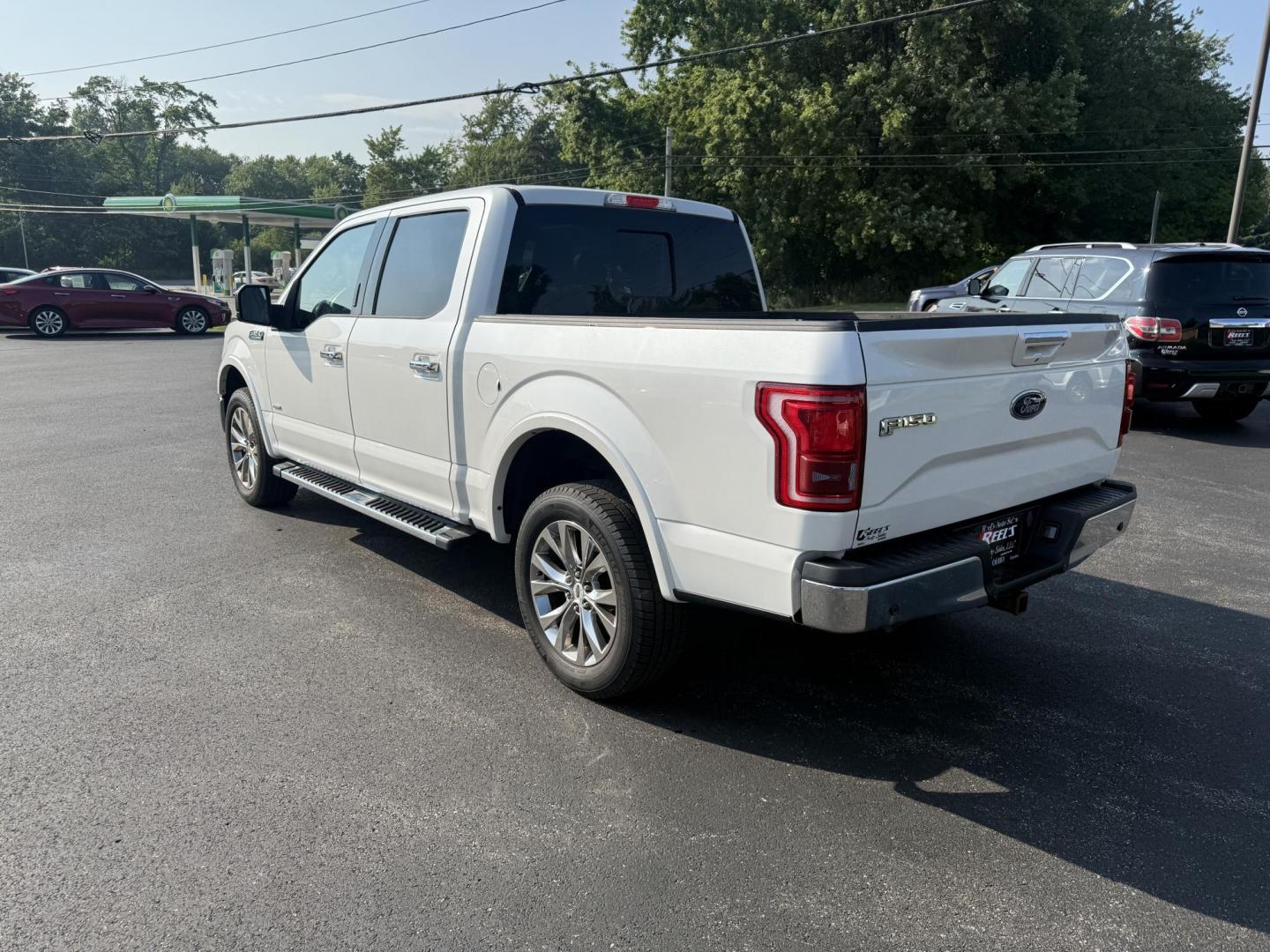 2016 White /Black Ford F-150 Lariat SuperCrew 5.5-ft. Bed 4WD (1FTEW1EG4GF) with an 3.5L V6 TWIN TURBO engine, 6A transmission, located at 11115 Chardon Rd. , Chardon, OH, 44024, (440) 214-9705, 41.580246, -81.241943 - This One Owner 2016 Ford F-150 Lariat Crew Cab is a high-performance pickup truck featuring a 3.5L twin-turbo EcoBoost V6 engine, producing 365 HP and 420 lb-ft of torque, paired with a 6-speed automatic transmission and 3.55 gearing. It boasts a luxurious leather interior with heated and cooled pow - Photo#14