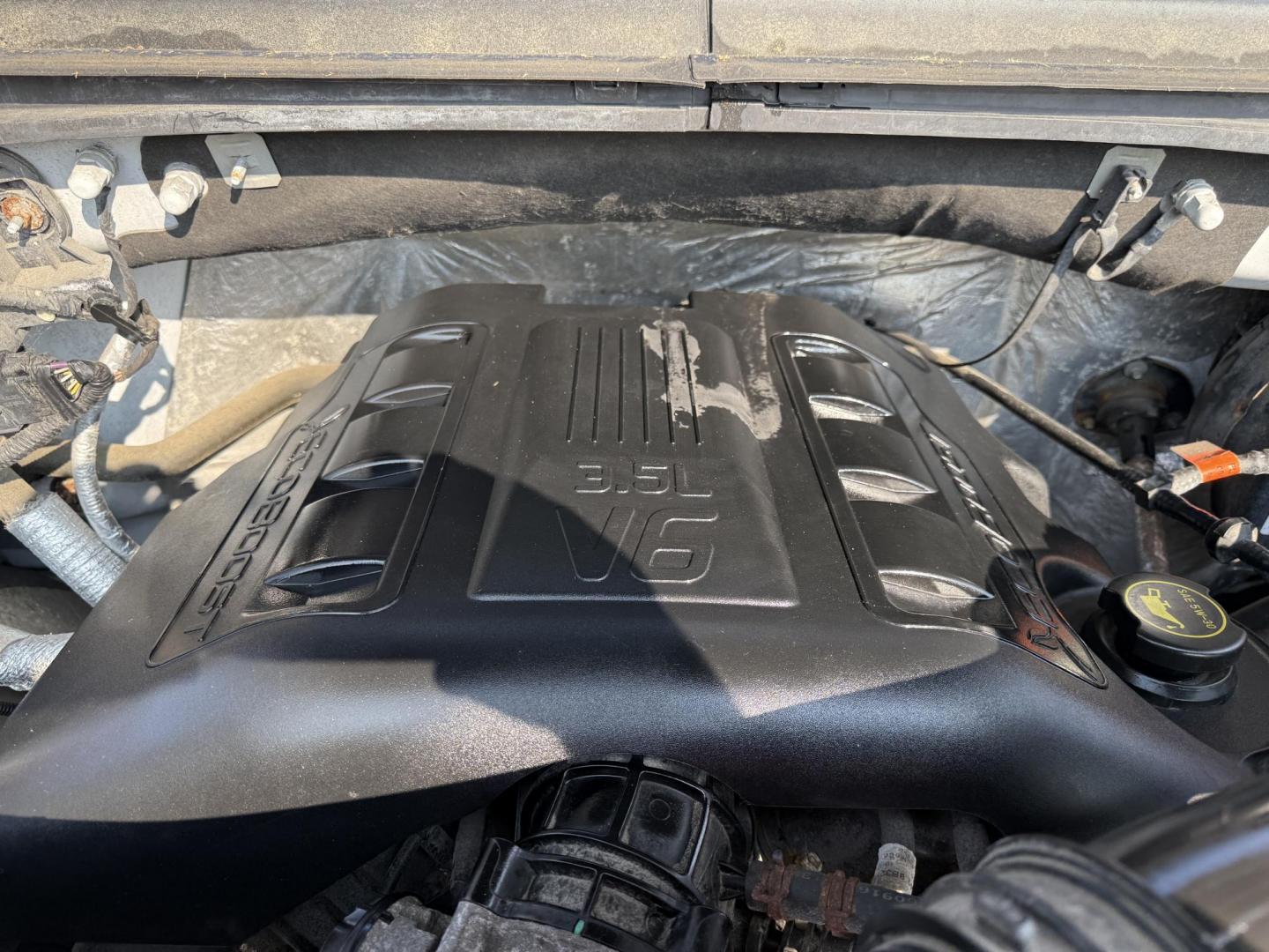 2016 White /Black Ford F-150 Lariat SuperCrew 5.5-ft. Bed 4WD (1FTEW1EG4GF) with an 3.5L V6 TWIN TURBO engine, 6A transmission, located at 11115 Chardon Rd. , Chardon, OH, 44024, (440) 214-9705, 41.580246, -81.241943 - This One Owner 2016 Ford F-150 Lariat Crew Cab is a high-performance pickup truck featuring a 3.5L twin-turbo EcoBoost V6 engine, producing 365 HP and 420 lb-ft of torque, paired with a 6-speed automatic transmission and 3.55 gearing. It boasts a luxurious leather interior with heated and cooled pow - Photo#21